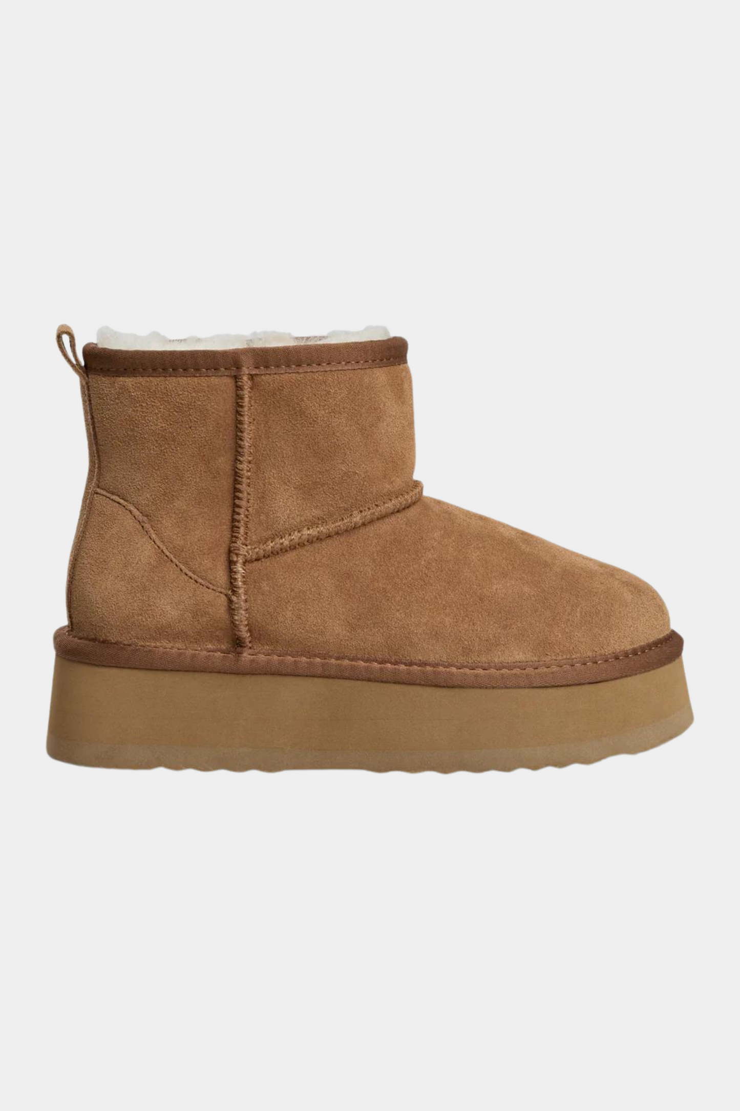 sko, shoes, støvler, boots, boot, bamsestøvler, ugg, teddy, suede, ruskind, tan, brun, brown, cognac, soft, blød, chunky, plateau, cool, varm, rå, hverdag, kvinde, dame, woman