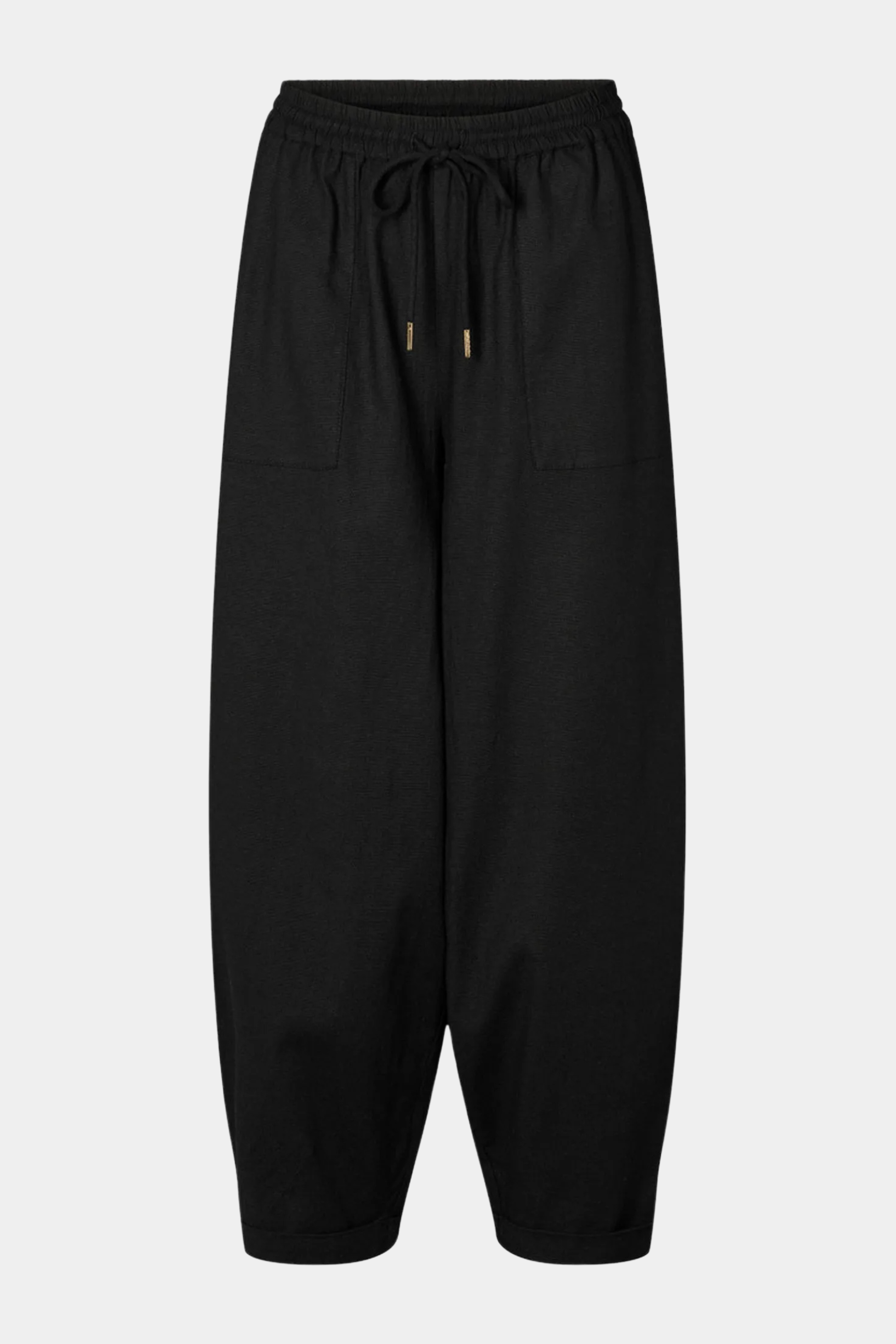 buks, bukser, pants, hør, lette, luftige, sort, bindebånd, elastik, Fin, smuk, elegant, klassisk, feminin, pæn, rå, cool, sej, unik, musthave, hverdag, fest, carrot, gulerodsbuks, vid, vidde, løs, loose, bred, lommer, linen
