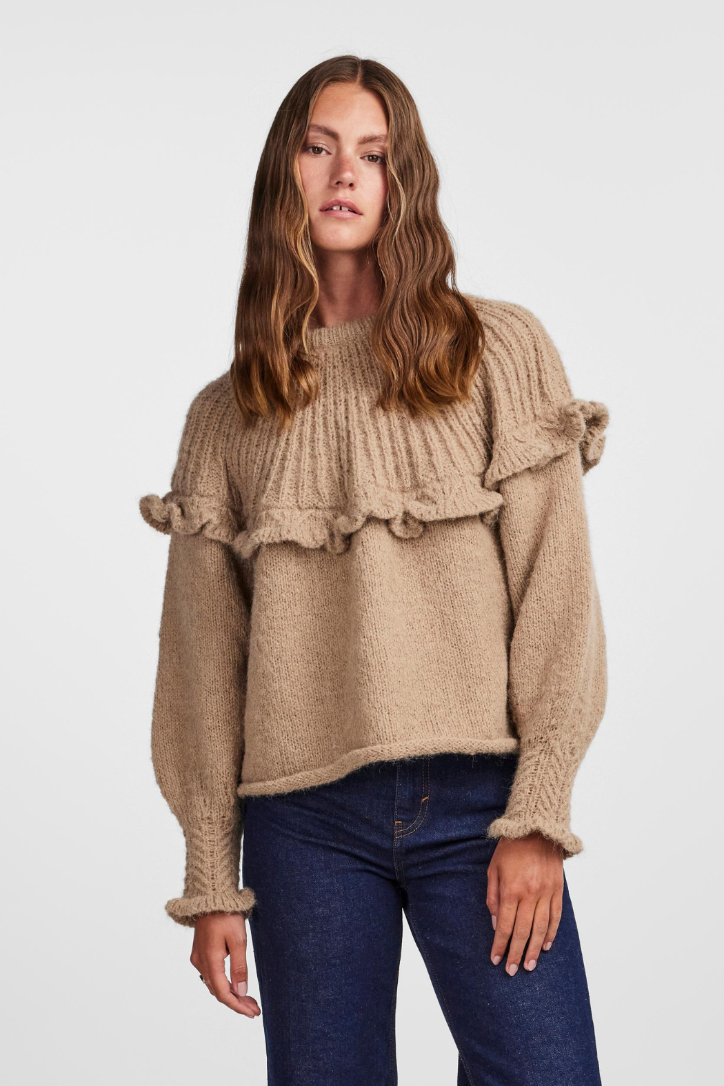 strik, knit, blød, varm, flæse, flæser, brun, rosa, beige, nude, tyk, strikket, trøje, pullover, fin, smuk, elegant, klassisk, feminin, pæn, rå, cool, sej, unik, musthave, hverdag, fest, koldt, vinter, efterår