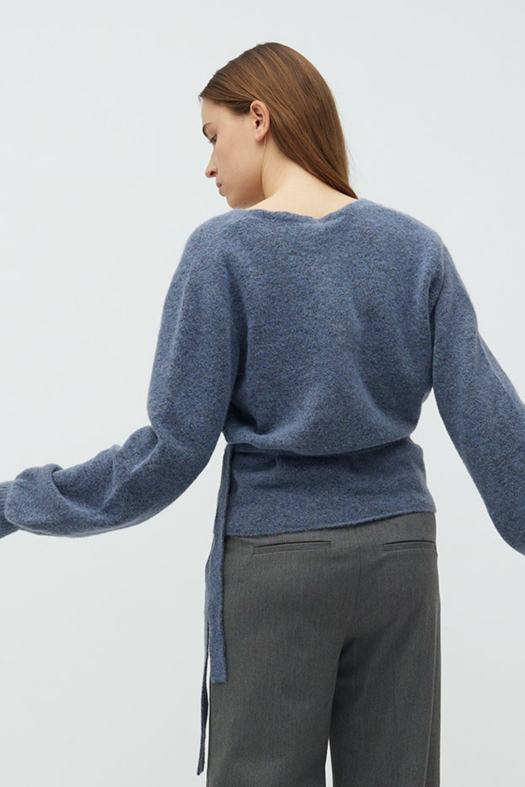 knit, strik, bluse, strikbluse, blå, navy, melange, wrap, slåom, blød, varm, fin, smuk, elegant, klassisk, feminin, pæn, rå, cool, sej, unik, musthave, hverdag, fest