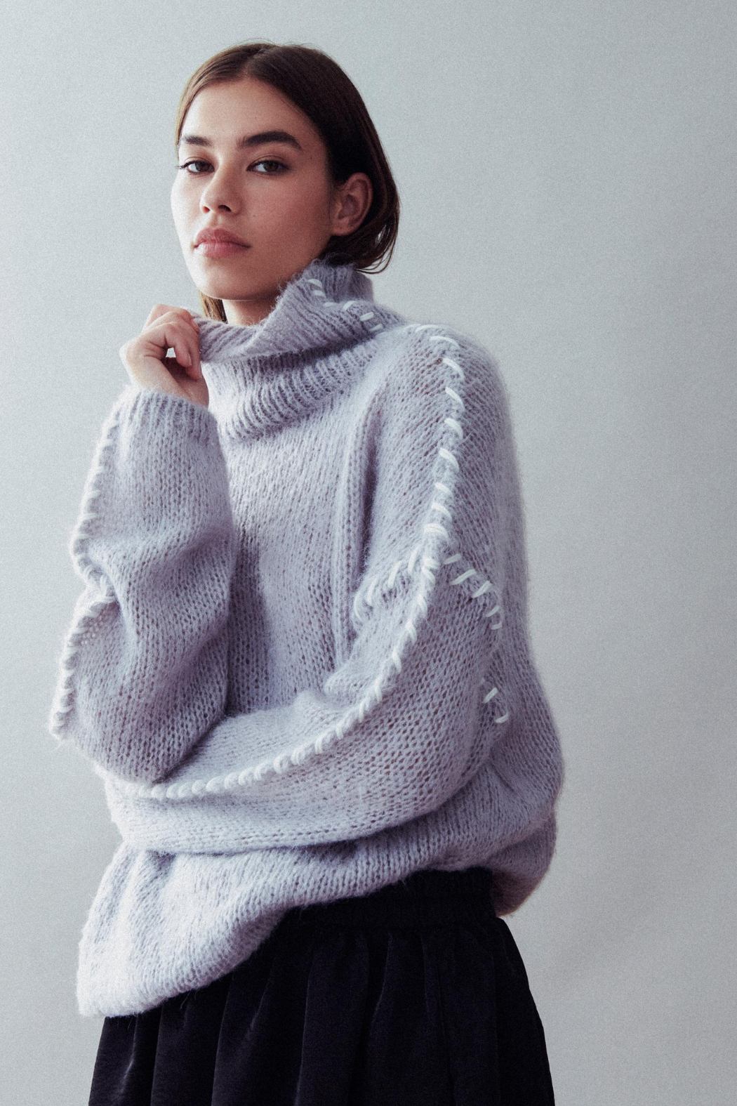 strik, knit, stikninger, syning, grå, lysegrå, grey, blød, langhåret, uld, varm, højhals, højhalset, knit, fin, smuk, elegant, klassisk, feminin, pæn, rå, cool, sej, unik, musthave, hverdag, fest