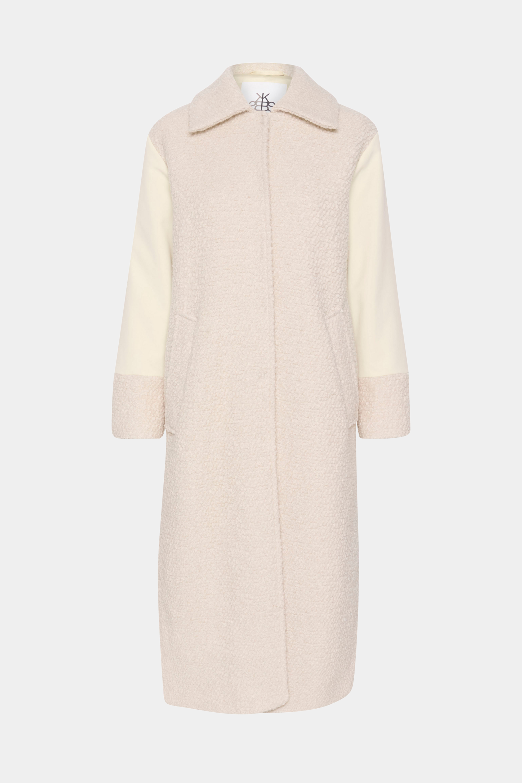 jakke, frakke, teddy, ulden, uld, creme, beige, krave, lommer, varm, forårsjakke, forår, blød, fin, smuk, elegant, klassisk, feminin, pæn, rå, cool, sej, unik, musthave, hverdag, fest, karen by simonsen