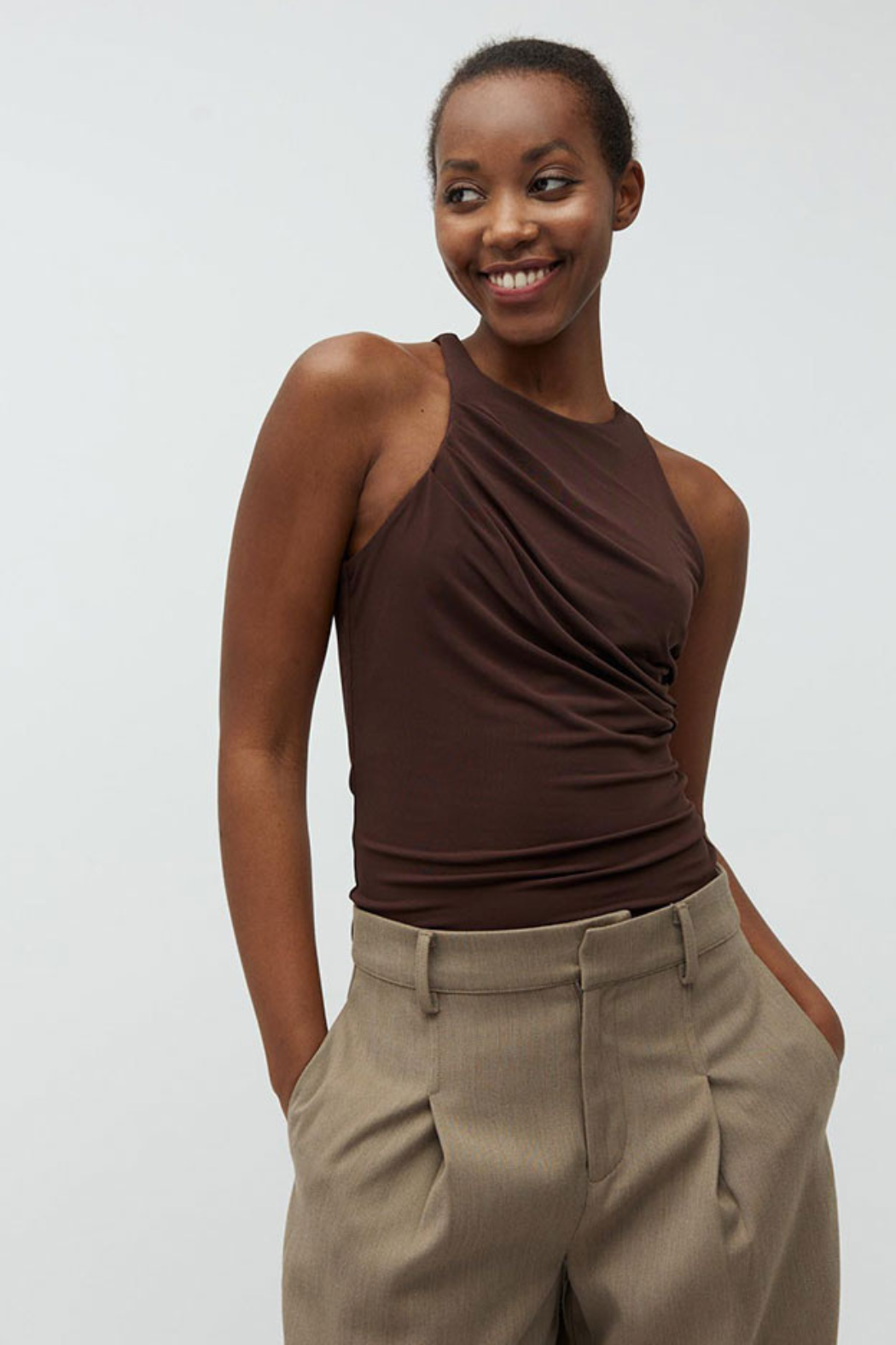 top, overdel, sort. black, rynk, rynker, folder, fin, smuk, elegant, klassisk, feminin, pæn, rå, cool, sej, unik, musthave, hverdag, fest