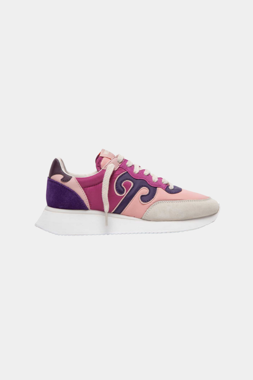 sneaker, sneakers, gummisko, plateau, chunky, komfort, blød, soft, peach, lyserød, orange, snørebånd, tekstil, stof, læder, leather, cool, rå, sporty, hverdag, fest, fin, træning, kvinde, woman, dame