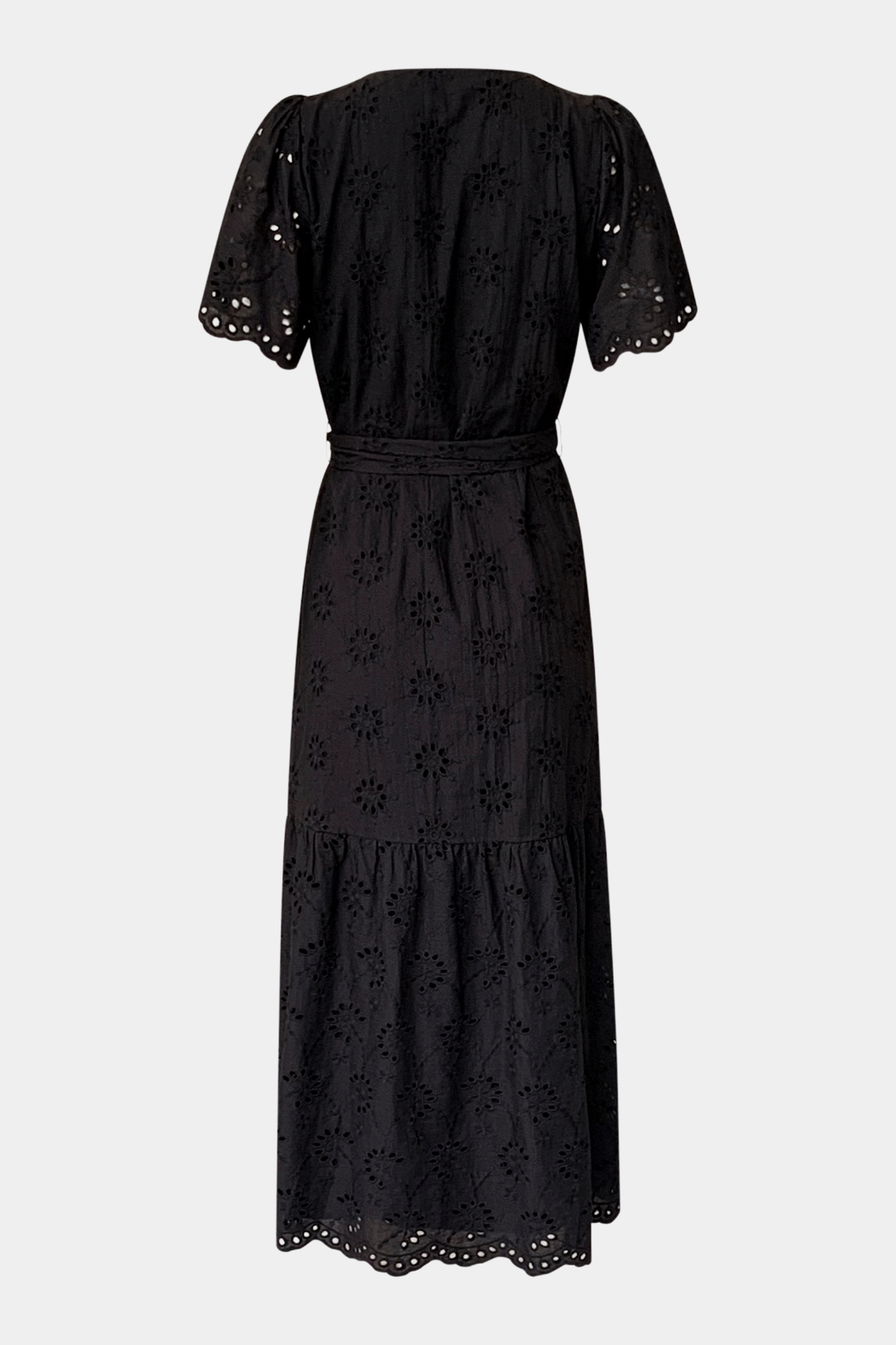 kjole, dress, maxi, maxikjole, lang, blonde, blonder, flæser, broderi, broderianglaise, hulmønster, sort, bomuld, fin, smuk, elegant, klassisk, fin, pæn, unik, musthave, hverdag, fest