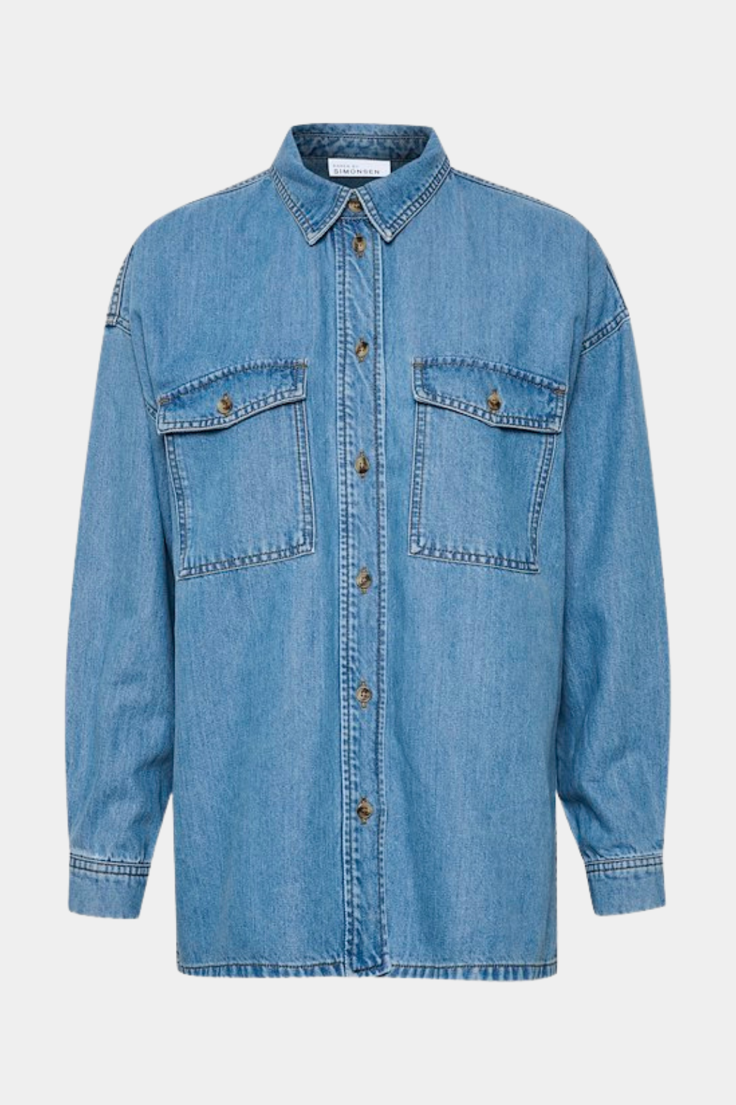 skjorte, shirt, blouse, loose, oversize, løs, stor, storeskjorte, vintage, denim, cowboy, brystlommer, cool, hverdag, kvinde, dame, woman, mand, herre, blå, blue, lyseblå