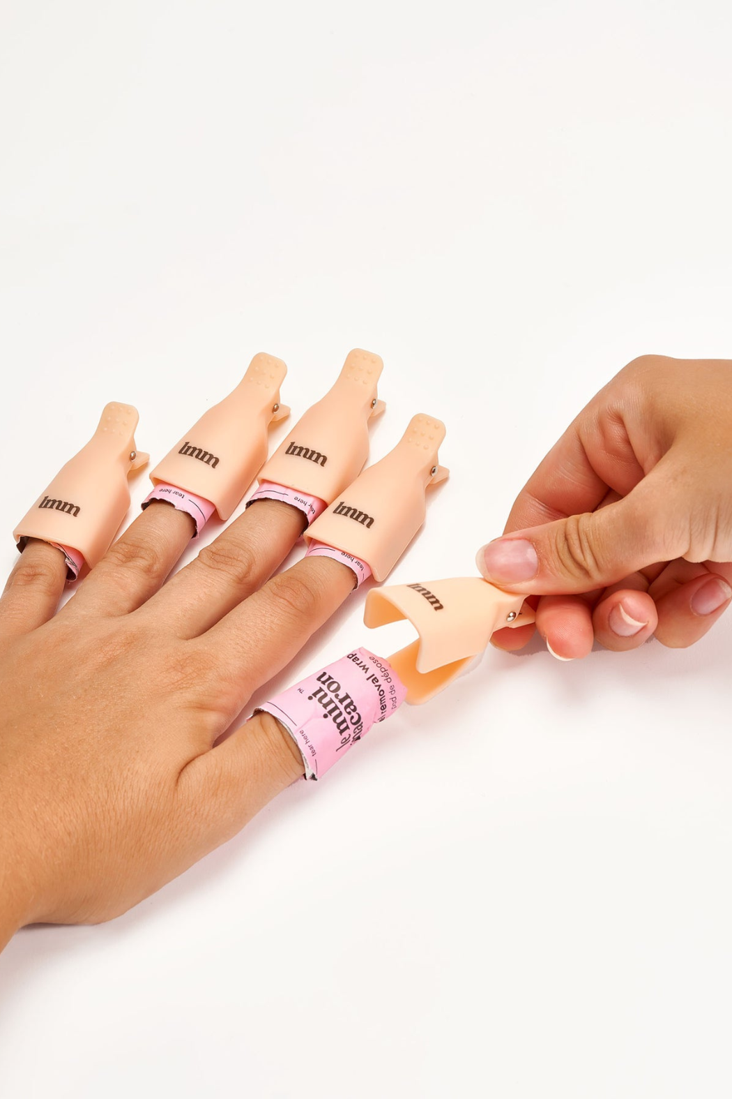 Gel polish removal clips
