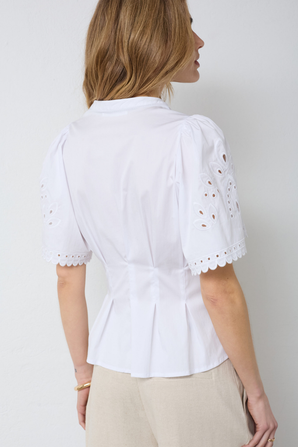 PoppyCC emb SS v-shirt