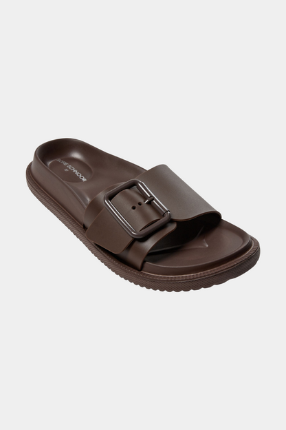 sandal, flad, flats, spænde, buckle, brown, dark, coffee, chocolate, chokoladebrun, blød, soft, hjemmesko, futter, cool, hverdag, kvinde, dame, woman, unisex