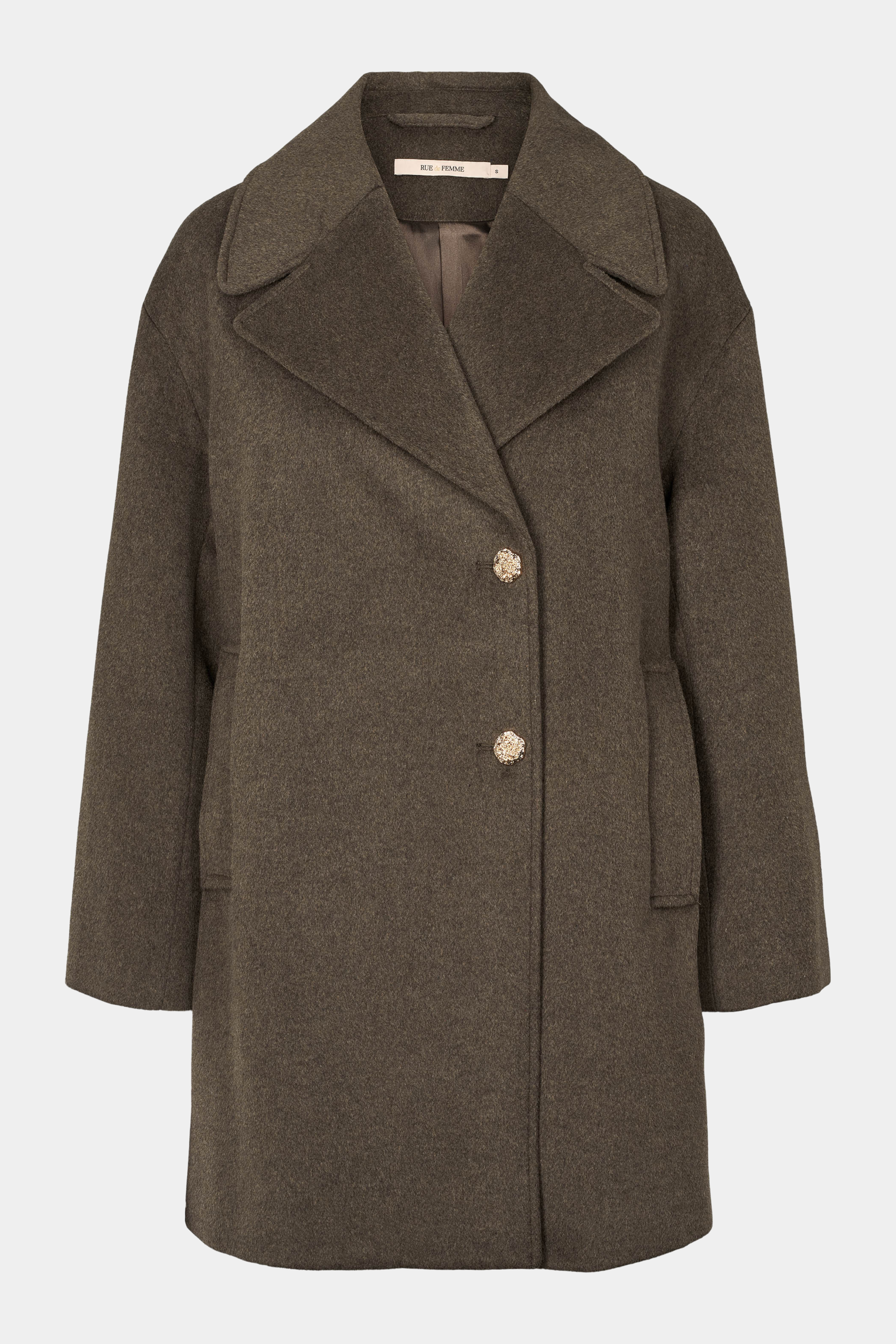 Fin, smuk, elegant, klassisk, staple, feminin, pæn, rå, cool, sej, unik, musthave, hverdag, fest, kvinde, dame, woman, jakke, frakke, overtøj, coat, brun, brown, valnut, valnød, mørkebrun, guld, gold, krave, løse, loose, oversize, boyfriend, klassisk, classic, old money, overgangsjakke, overgangsfrakke, forårsjakke, forårsfrakke
