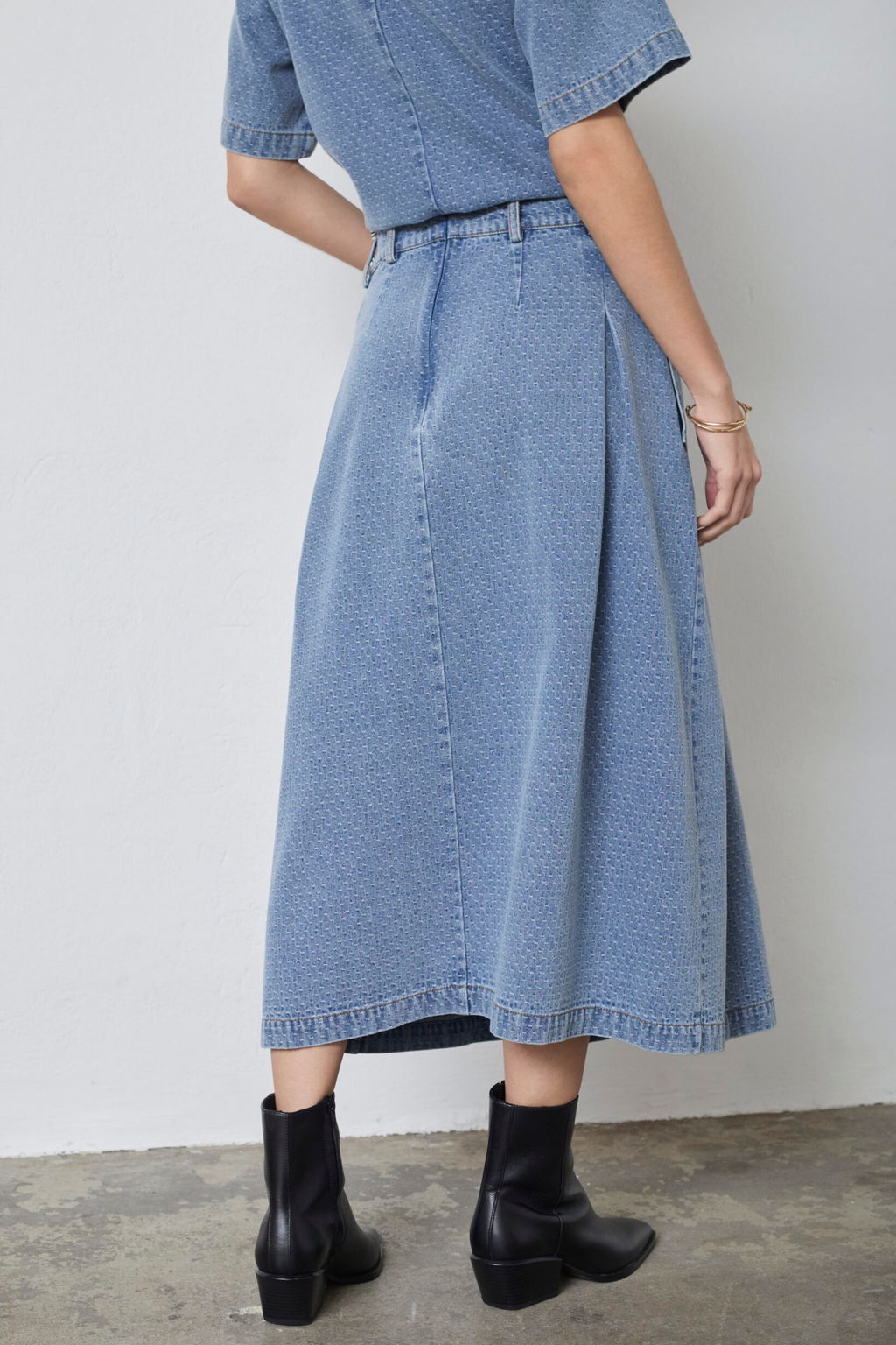 LovaCC anya pleat skirt
