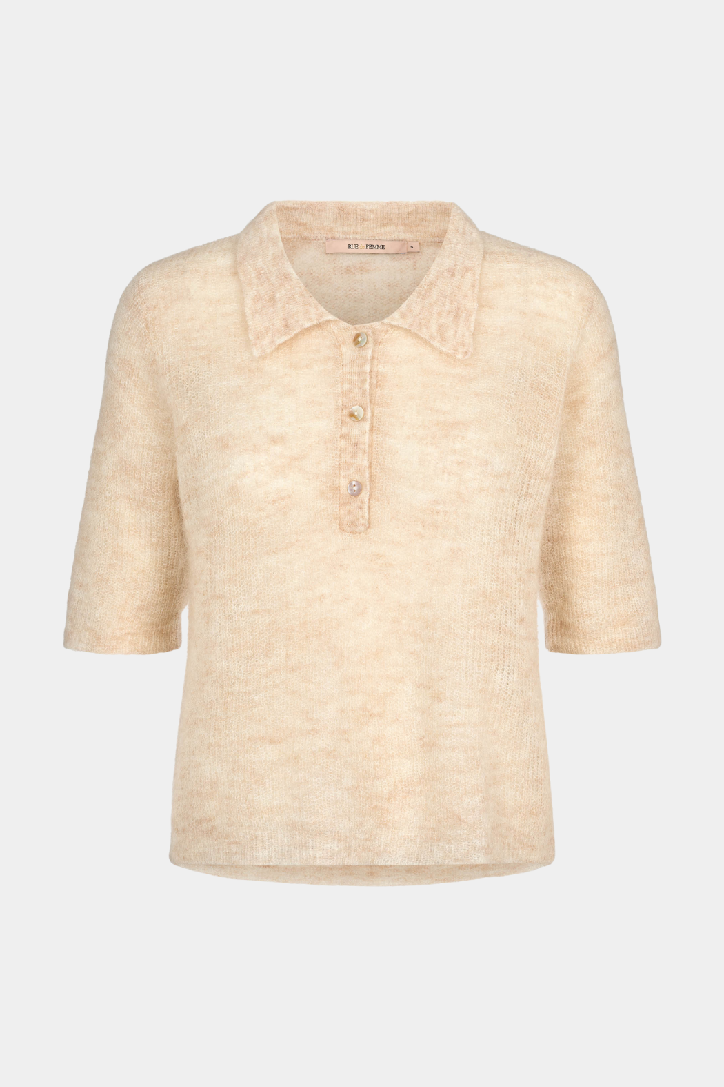 strik, polo, poloshirt, knit, melange, beige, blød, krave, knapper,Fin, smuk, elegant, klassisk, staple, feminin, pæn, rå, cool, sej, unik, musthave, hverdag, fest, kvinde, dame, woman
