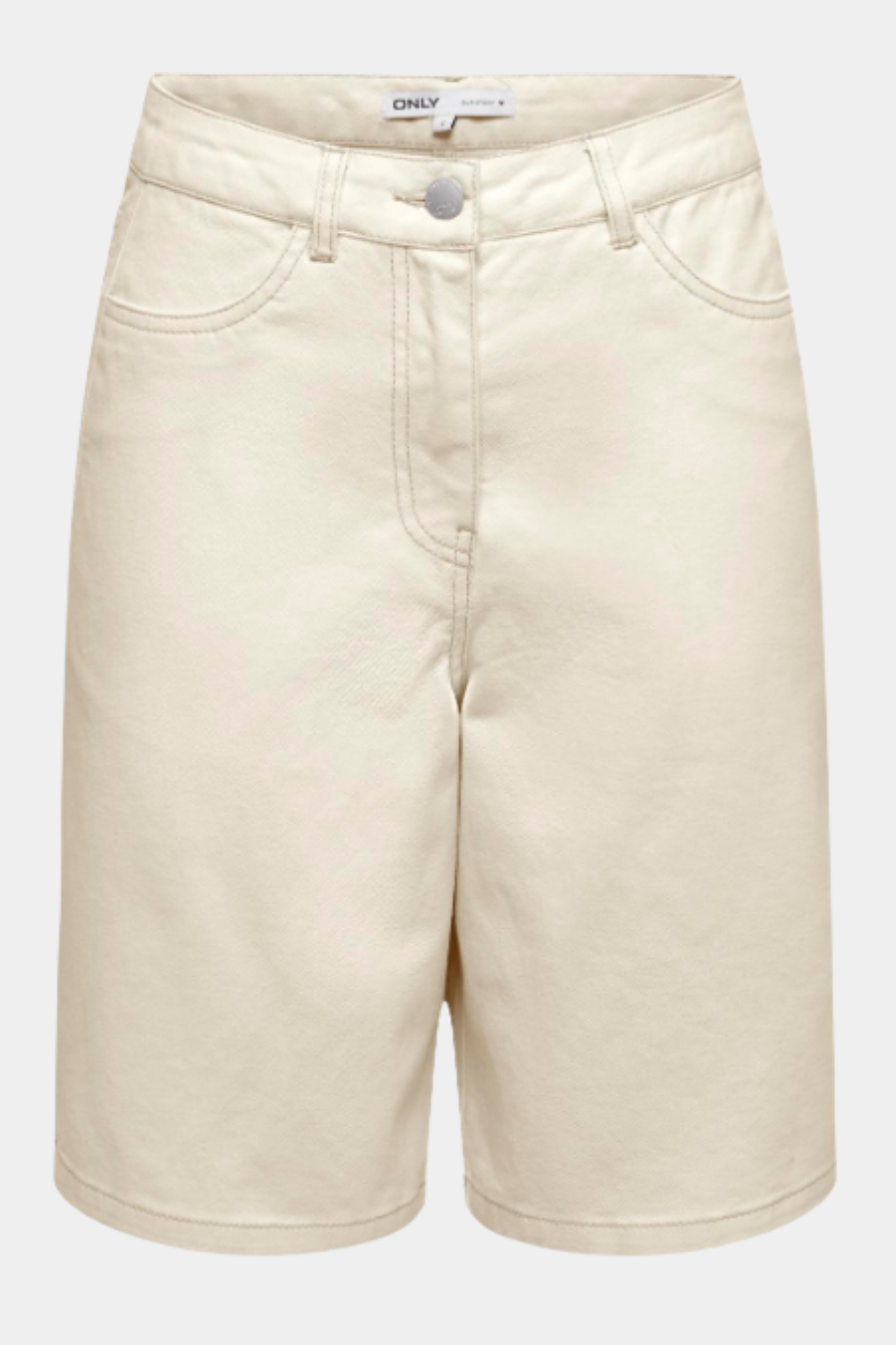 Fin, smuk, elegant, klassisk, staple, feminin, pæn, rå, cool, sej, unik, musthave, hverdag, fest, kvinde, dame, woman, short, shorts, Bermuda, bermudashorts, beige, råhvid, broderi, broderet, lang, long, loose, løs, vid, vidde, wide