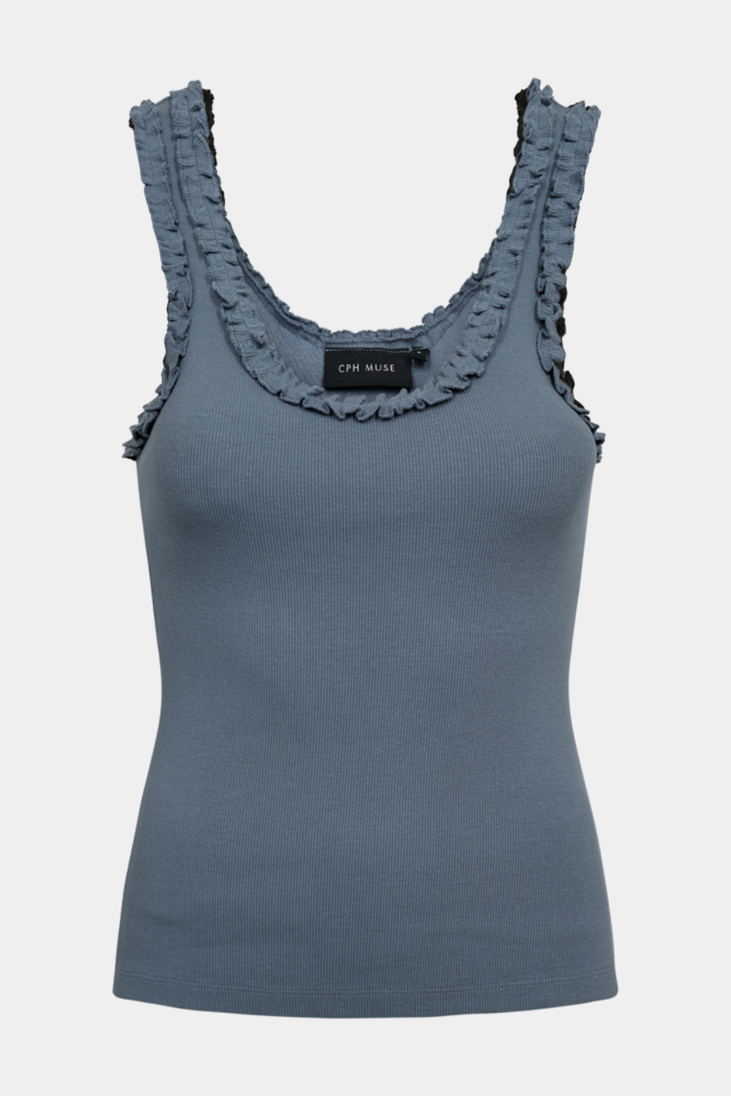 Fin, smuk, elegant, klassisk, staple, feminin, pæn, rå, cool, sej, unik, musthave, hverdag, fest, kvinde, dame, woman, top, bluse, strop top, stropper, flæser, floss, frill, blue, støvet blå, himmelblå, tætsiddende, tight, slim, rib, sommertop, summer