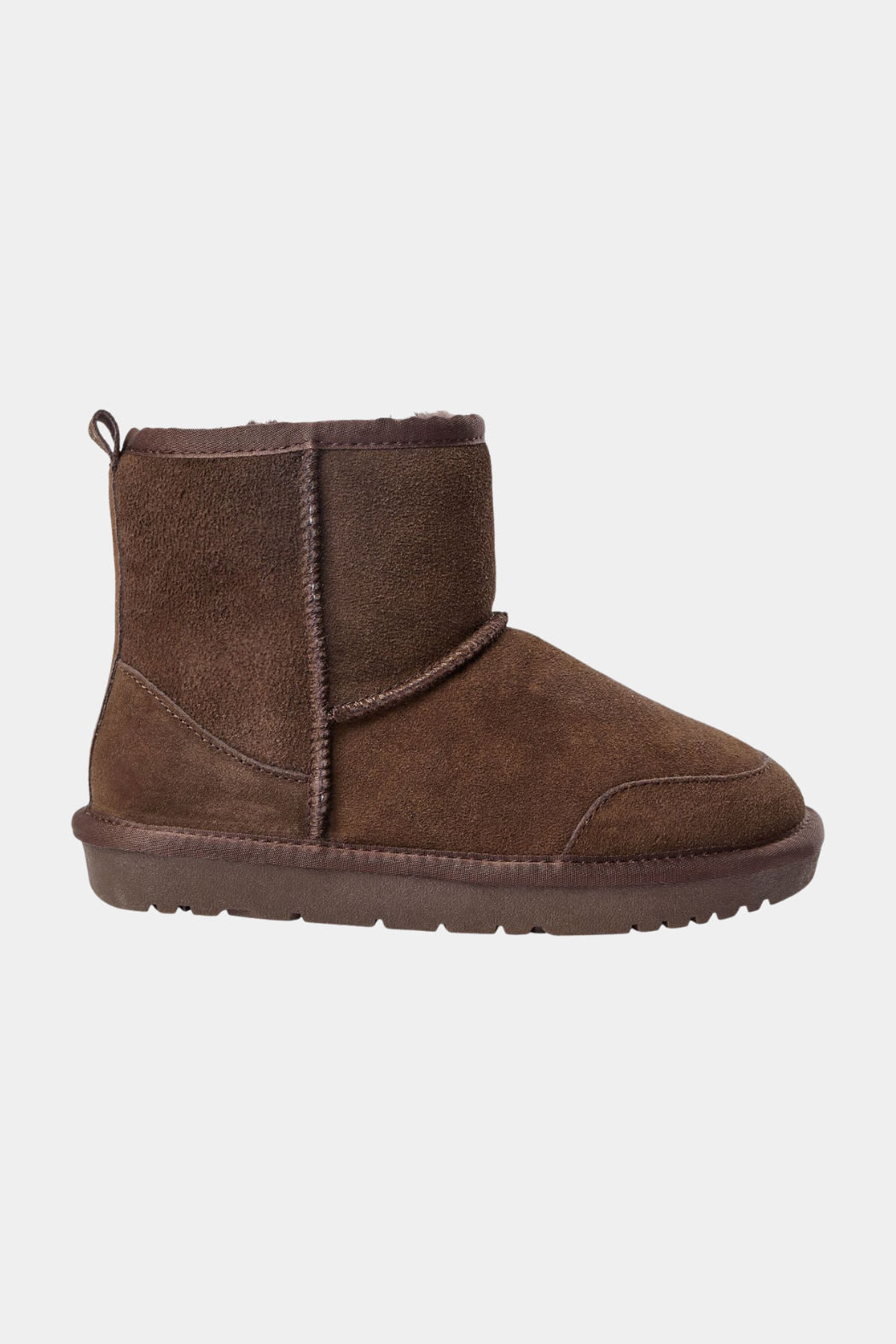 støvle. boot, bamsestøvle, bamsestøvler, teddy, ugg, brun, brown, beige, ruskind, læder, leather, suede, gummi, gummisål, lammeskind, lamb, foer, foret, blød, soft, varm, vinter, winther, cool, soft, kvinde, dame, woman