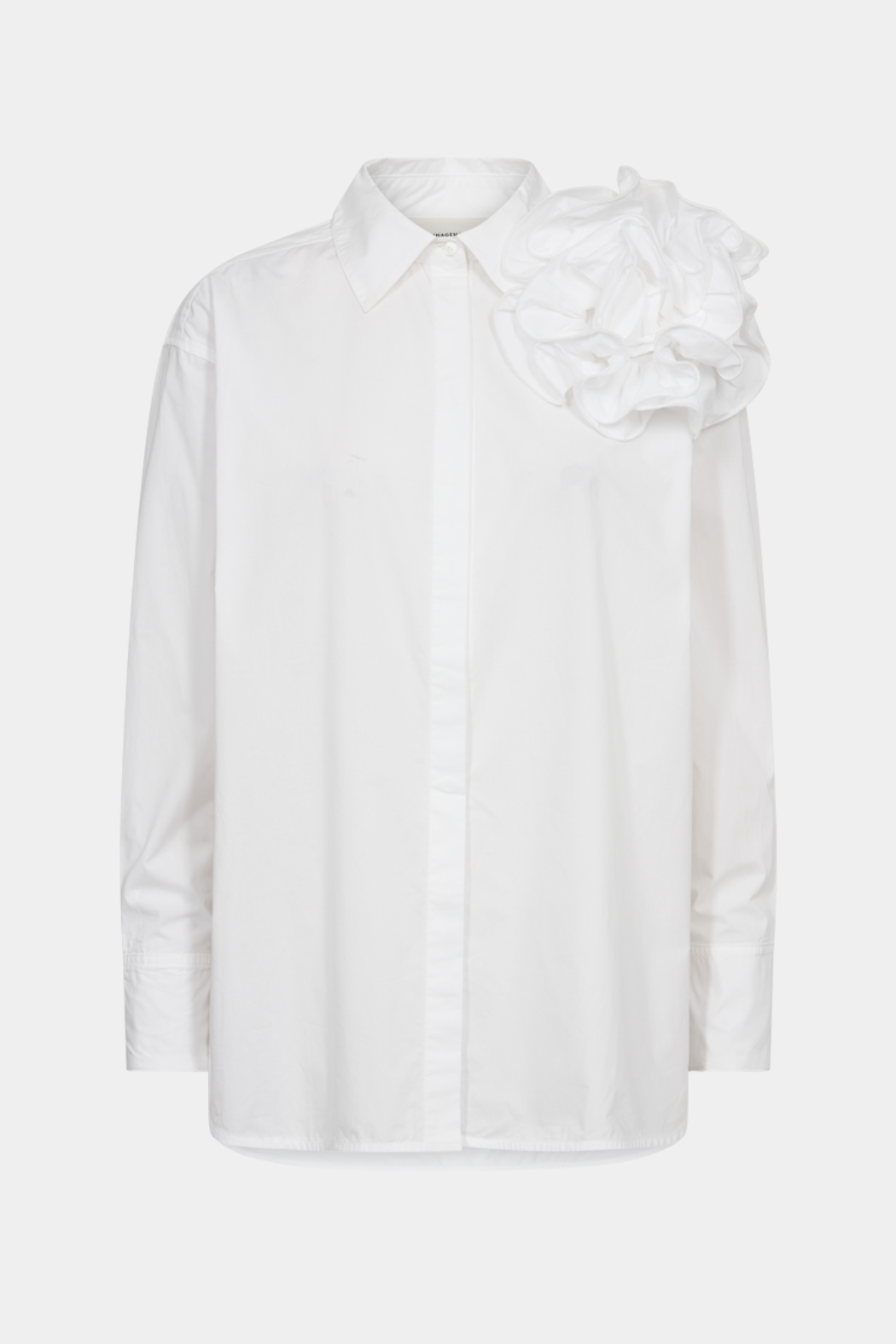 skjorte, shirt, lang, long, hvid, white, blomst, flower, poplin, oversize, fin, smuk, elegant, klassisk, feminin, pæn, rå, cool, sej, unik, musthave, hverdag, fest