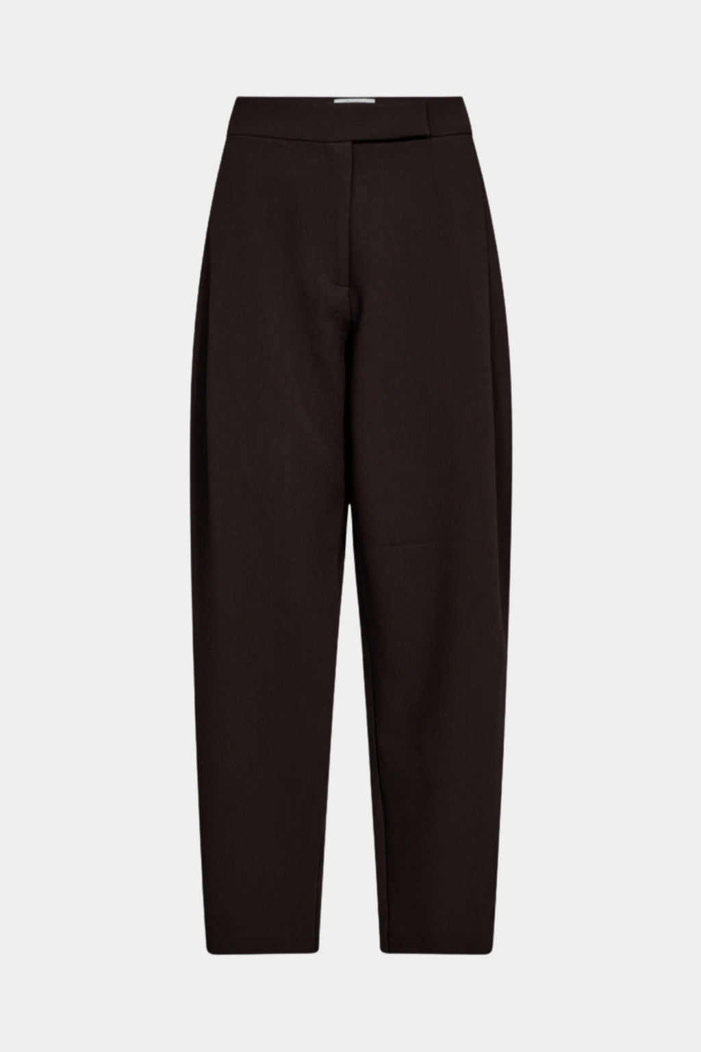 Buks, bukser, carrot, gulerodsbukser, brun, mørkebrun, brown, Fin, smuk, elegant, klassisk, staple, feminin, pæn, rå, cool, sej, unik, musthave, hverdag, fest, kvinde, dame, woman
