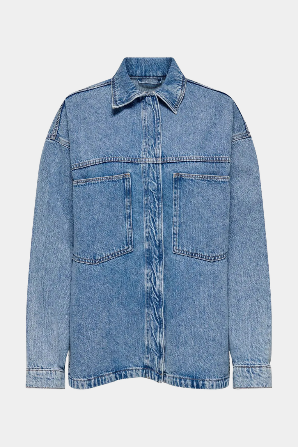 jakke, frakke, skjorte, oversize, denim, denimjakke, cowboy, cowboyjakke, loosefit, blå, slid, lommer, brystlommer, krave, fin, smuk, elegant, klassisk, feminin, pæn, rå, cool, sej, unik, musthave, hverdag, fest