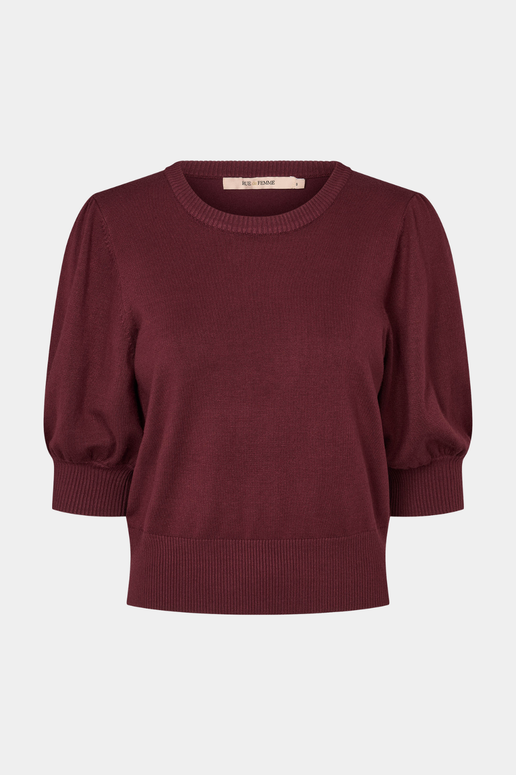 Strik, knit, blød, rød, vinrød, bordeaux, mørkerød, rundhals, pufærmer, Fin, smuk, elegant, klassisk, staple, feminin, pæn, rå, cool, sej, unik, musthave, hverdag, fest, kvinde, dame, woman
