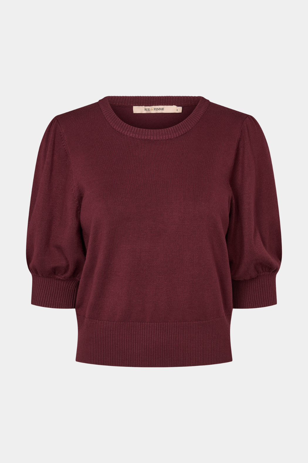Strik, knit, blød, rød, vinrød, bordeaux, mørkerød, rundhals, pufærmer, Fin, smuk, elegant, klassisk, staple, feminin, pæn, rå, cool, sej, unik, musthave, hverdag, fest, kvinde, dame, woman
