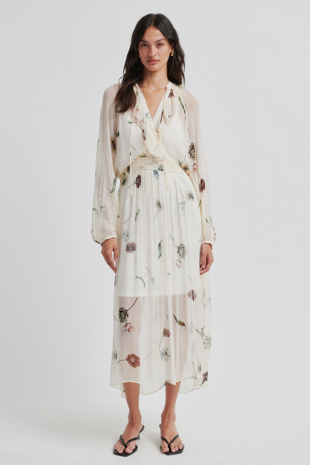 kjole, dress, maxi, transparent, gennemsigtig, print, blomster, lang, Fin, smuk, elegant, klassisk, staple, feminin, pæn, rå, cool, sej, unik, musthave, hverdag, fest, kvinde, dame, woman
