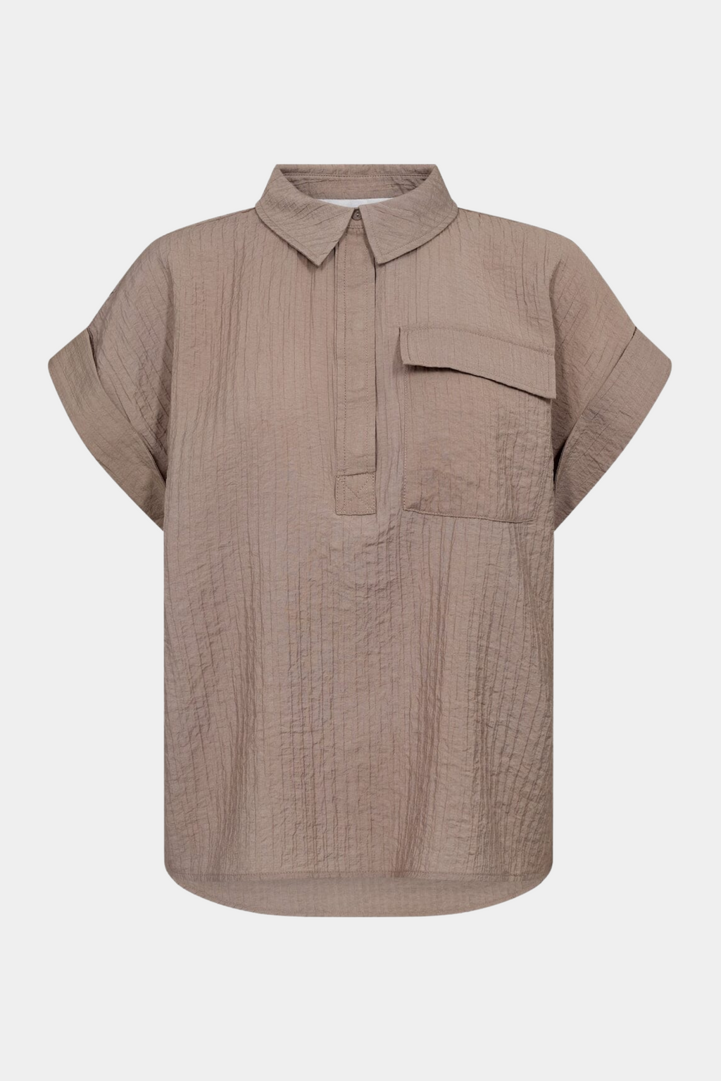 top, bluse, kortærmet, klassisk, boxy, løs, loose, crepe, struktur, Fin, smuk, elegant, klassisk, staple, feminin, pæn, rå, cool, sej, unik, musthave, hverdag, fest, kvinde, dame, woman, casual, basic, brun, brown, walnut