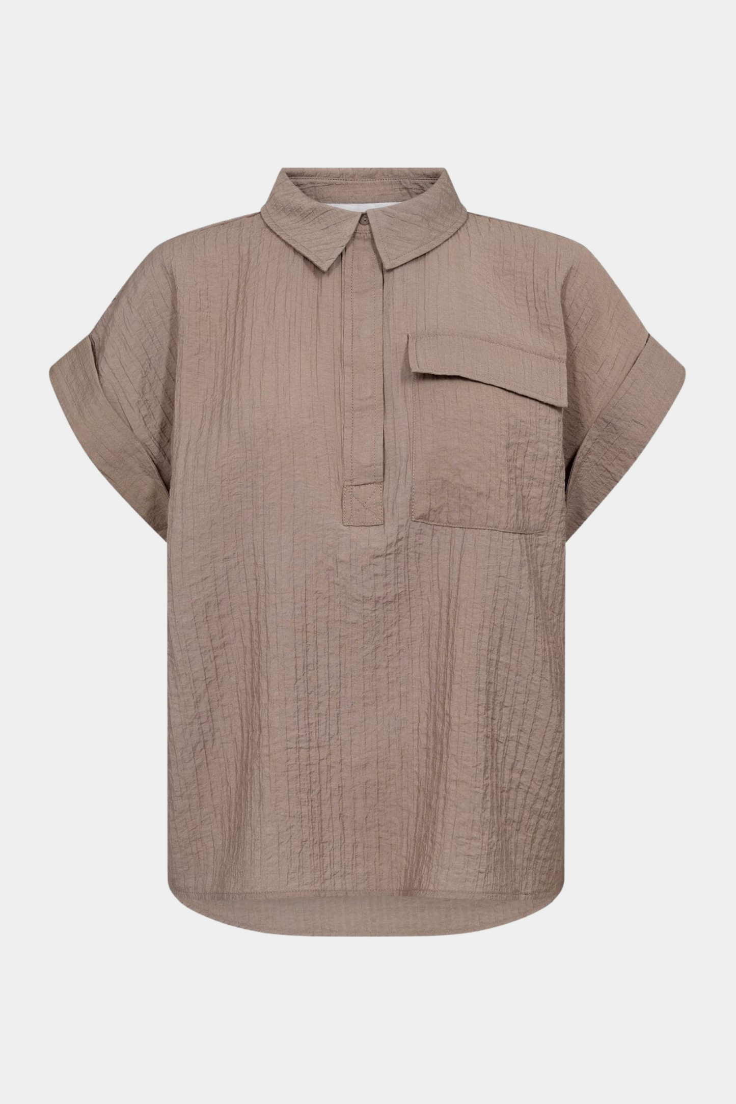 top, bluse, kortærmet, klassisk, boxy, løs, loose, crepe, struktur, Fin, smuk, elegant, klassisk, staple, feminin, pæn, rå, cool, sej, unik, musthave, hverdag, fest, kvinde, dame, woman, casual, basic, brun, brown, walnut