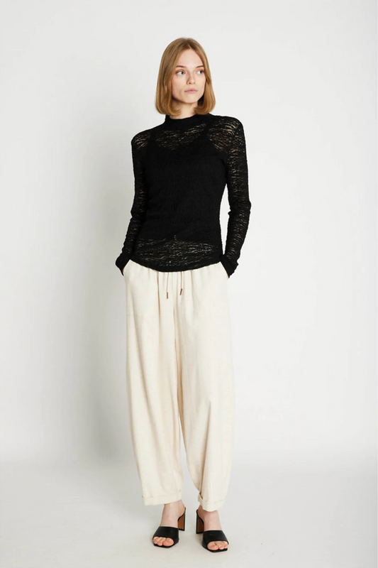 buks, bukser, pants, hør, lette, luftig, beige, bindebånd, Fin, smuk, elegant, klassisk, feminin, pæn, rå, cool, sej, unik, musthave, hverdag, fest, linen, løs, loose, boxy, gulerodsbuks, sommerbuks, natur, meleret, melange