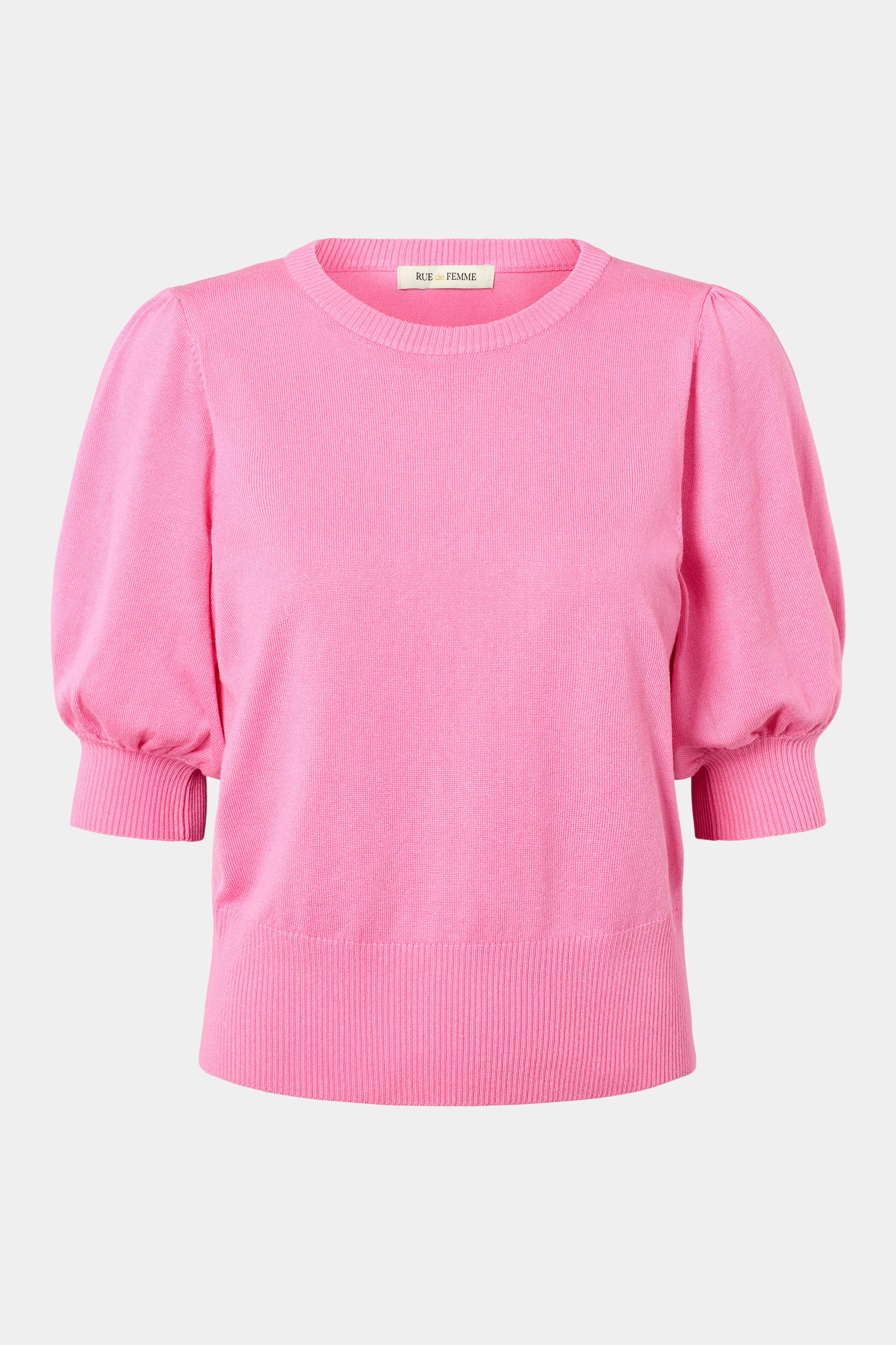 Fin, smuk, elegant, klassisk, staple, feminin, pæn, rå, cool, sej, unik, musthave, hverdag, fest, kvinde, dame, woman, strik, knit, kortærmet, short sleeve, pufærme, rib, lyserød, pink, fintstrikket, sommerbluse, summer