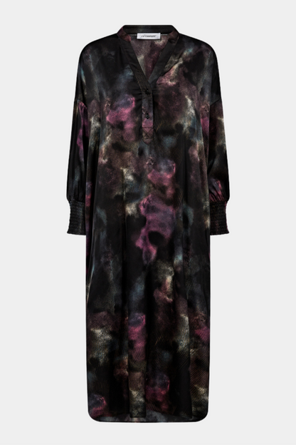 kjole, dress, tunic, tunica, loose, løs, oversize, kortærmet, smock, knælang, mellemlang, elegant, fin, feminin, hverdag, fest, watercolor, print, mørk dark, bordeaux, lilla, purple, kvinde, dame, woman