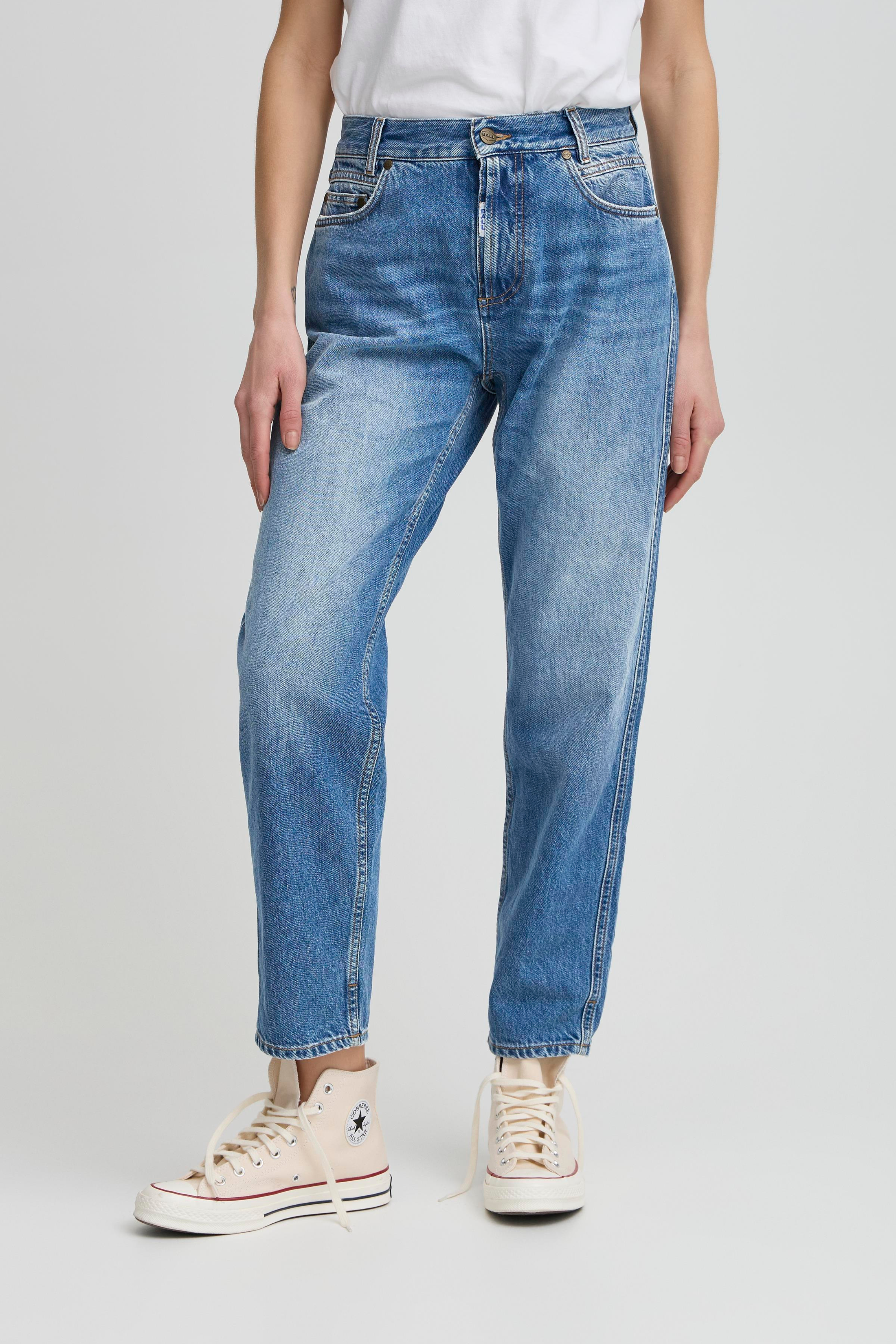 buks, bukser, jeans, denim, cowboy, blå, blue, vintage, light, lyseblå, mellemblå, slid, lommer, Fin, smuk, elegant, klassisk, feminin, pæn, rå, cool, sej, unik, musthave, hverdag, fest, staple, classic, kvinde, dame, woman, unisex, detaljer, højtaljet, high waist