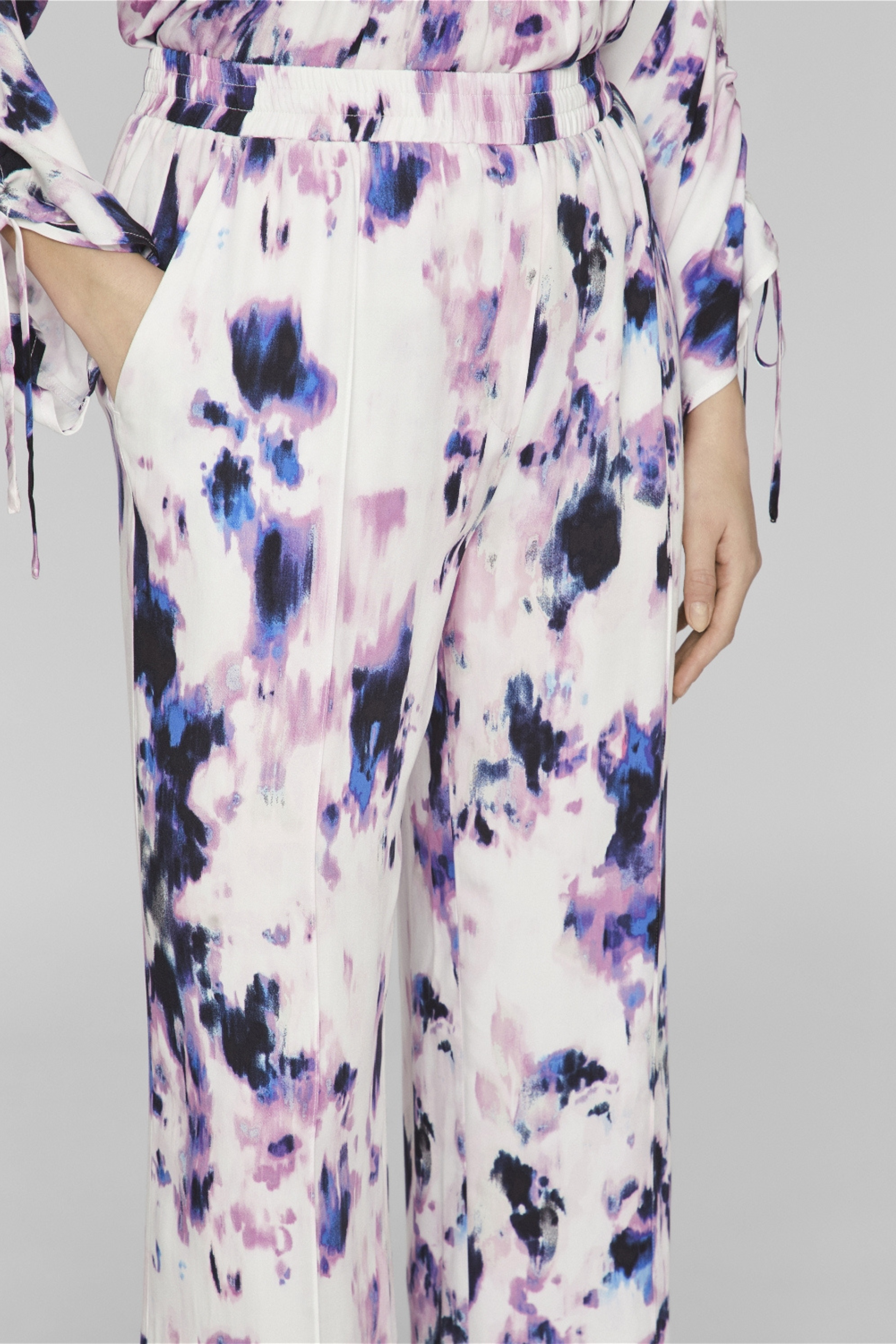 VIMatea trousers