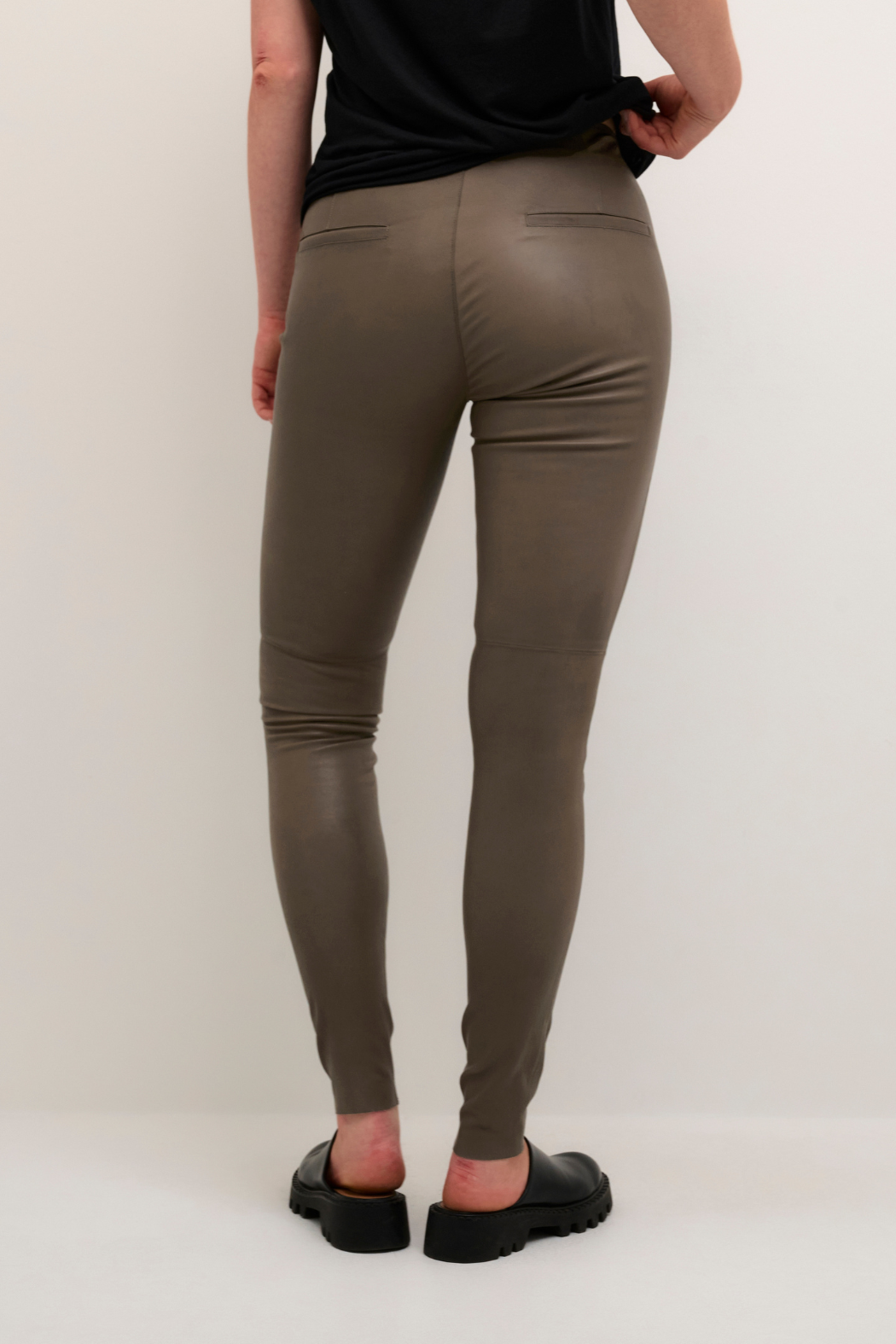 Meme leather pants, walnut
