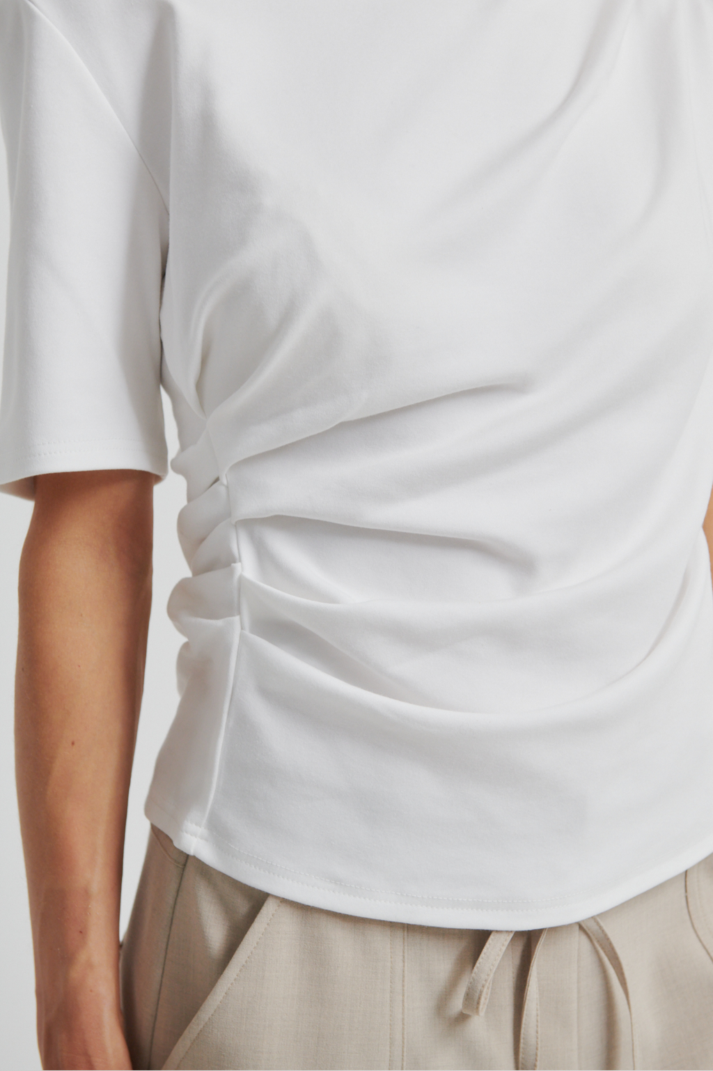 Forudbestilling - Ulina drape tee