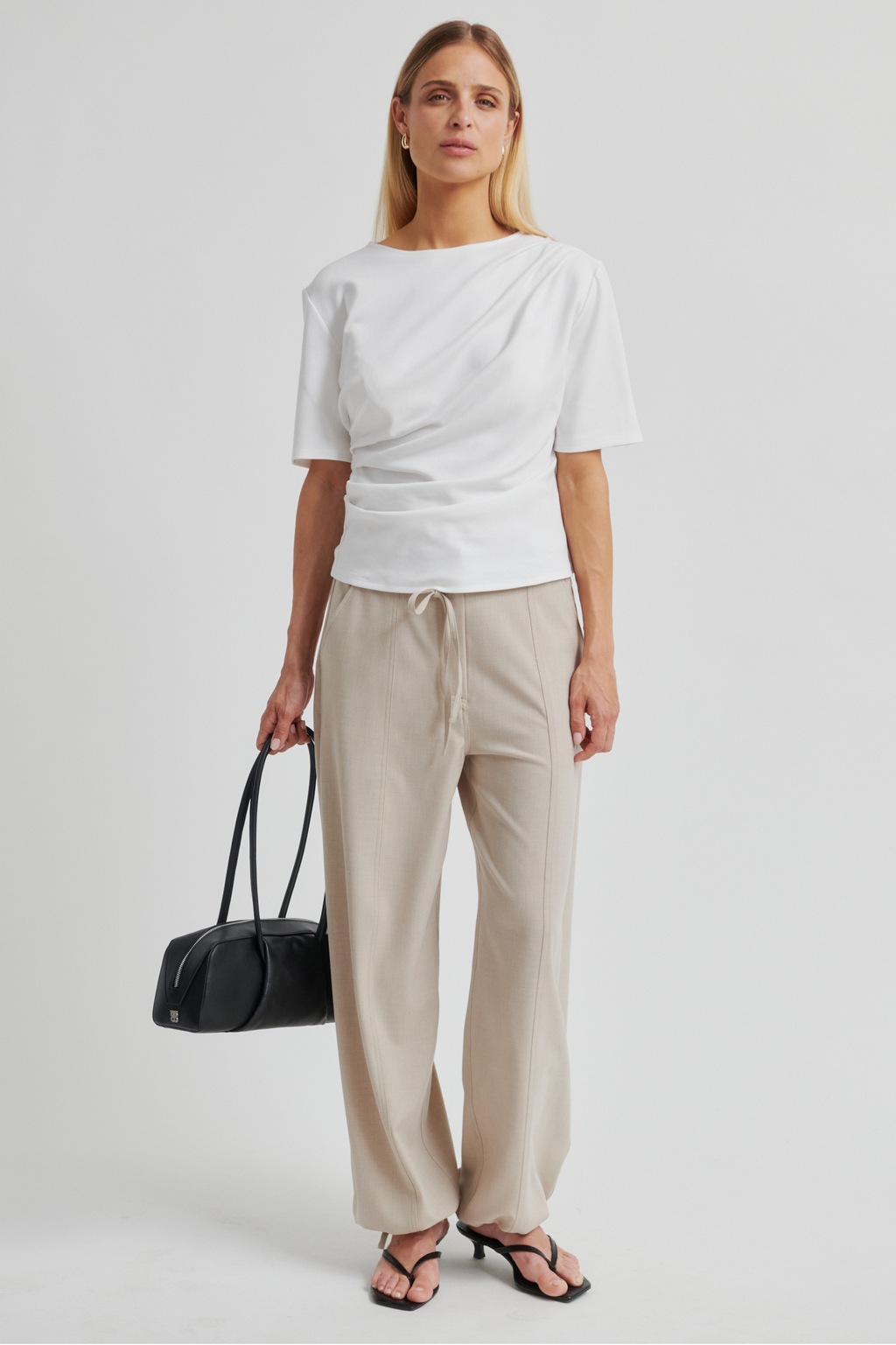 Forudbestilling - Ulina drape tee