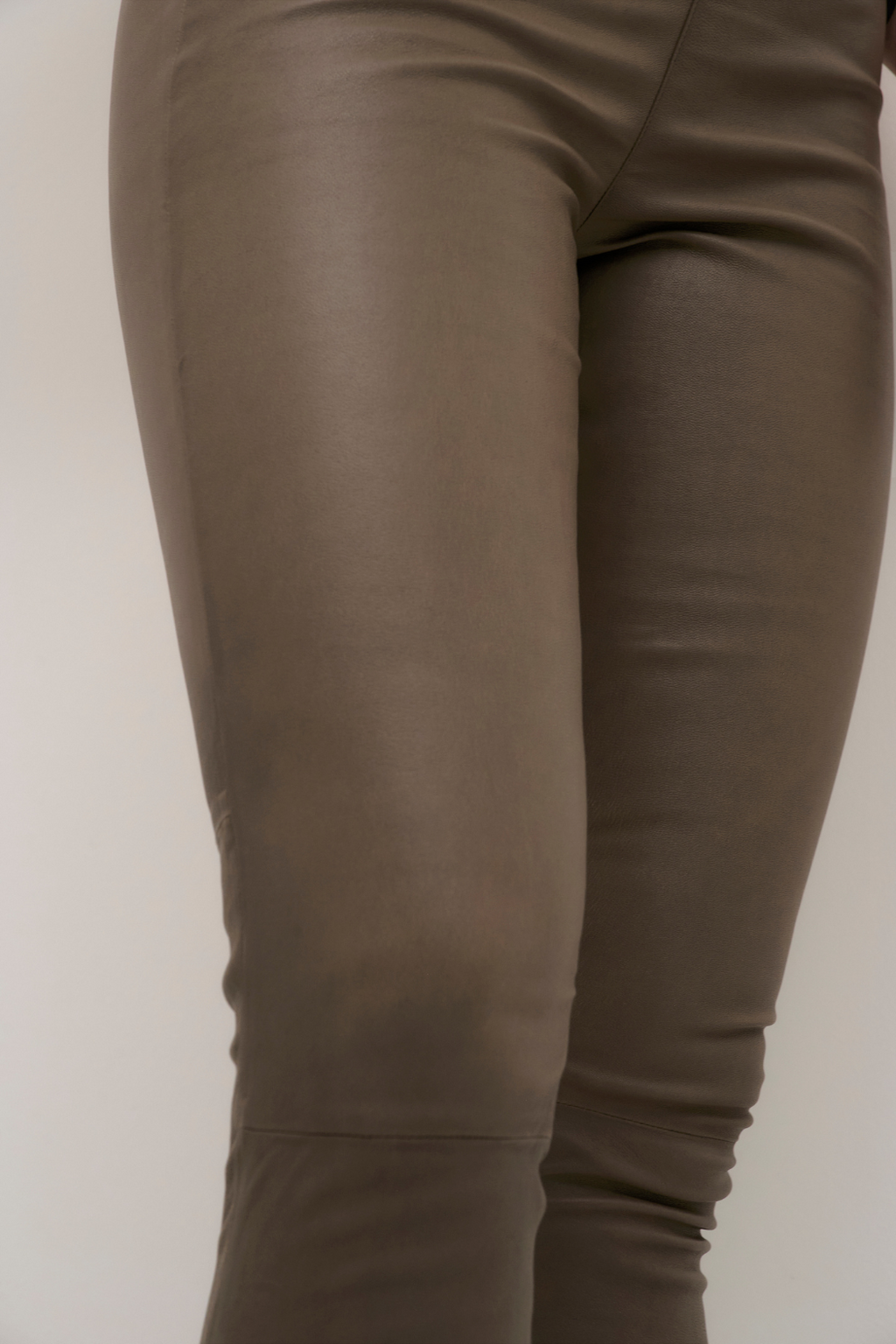 Meme leather pants, walnut