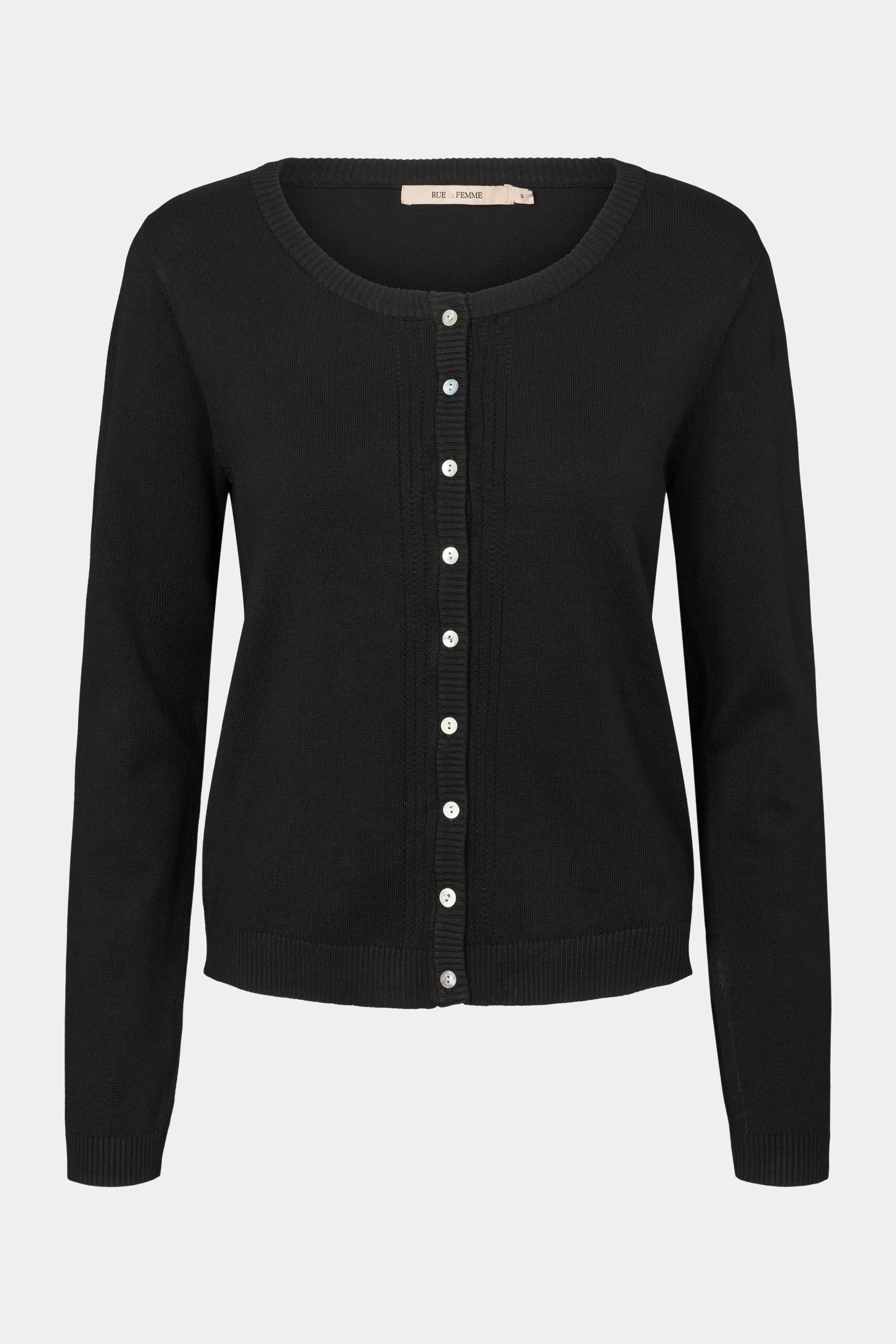 cardigan, strik, trøje, bluse, pullover, knit, soft, blød, finstrik, sort, black, stolpelukning, langærmet, legant, fin, feminin, staple, casual, classic, rund hals, kvinde, dame, woman