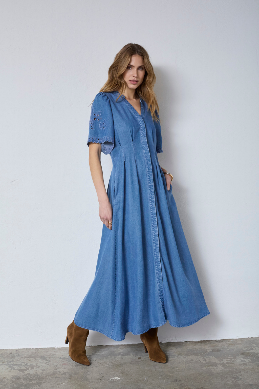 TillyCC emb pleat dress
