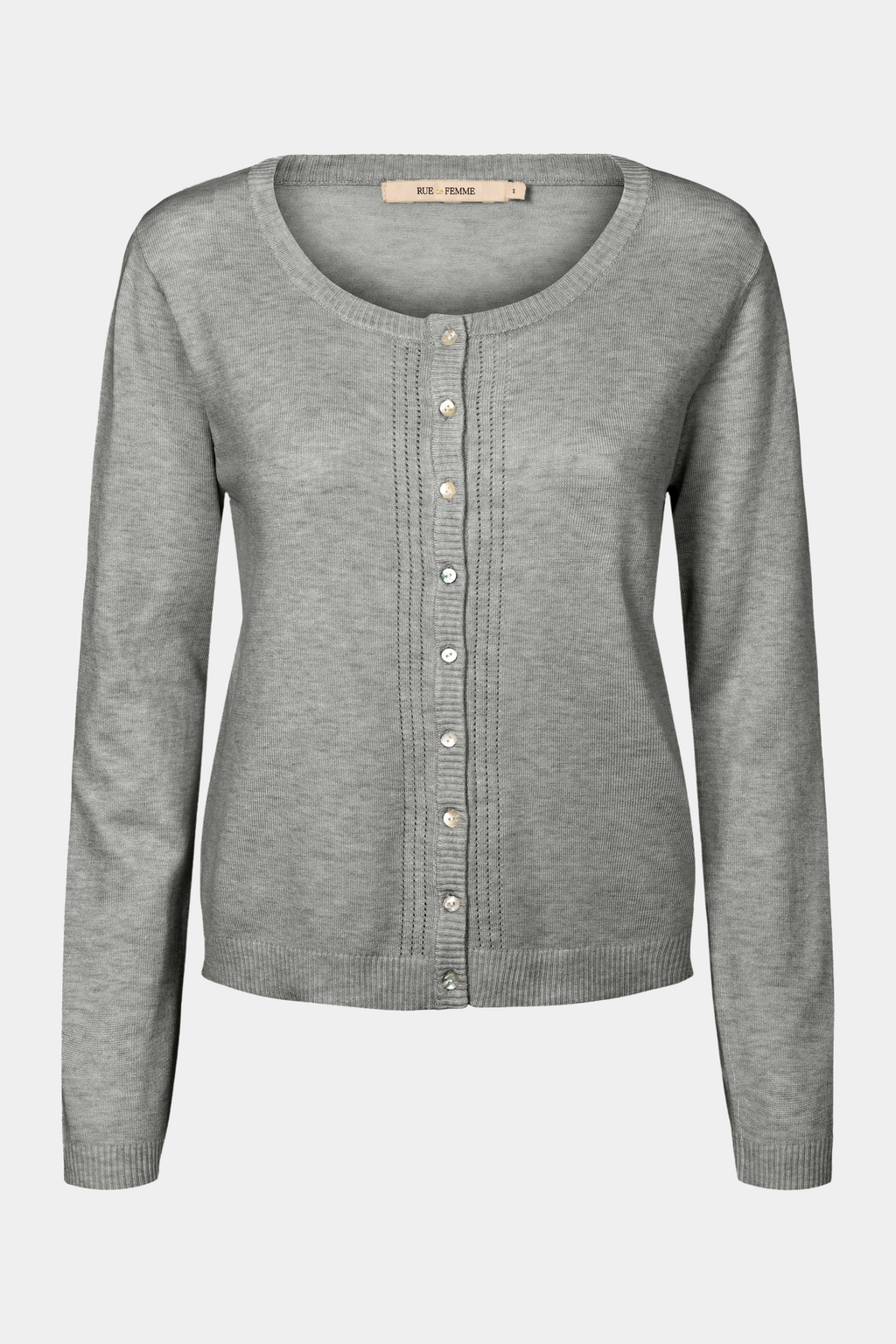 Fin, smuk, elegant, klassisk, staple, feminin, pæn, rå, cool, sej, unik, musthave, hverdag, fest, kvinde, dame, woman, cardigan, strik, trøje, bluse, pullover, knit, soft, blød, finstrik, sort, black, stolpelukning, langærmet, feminin, staple, casual, classic, rund hals,