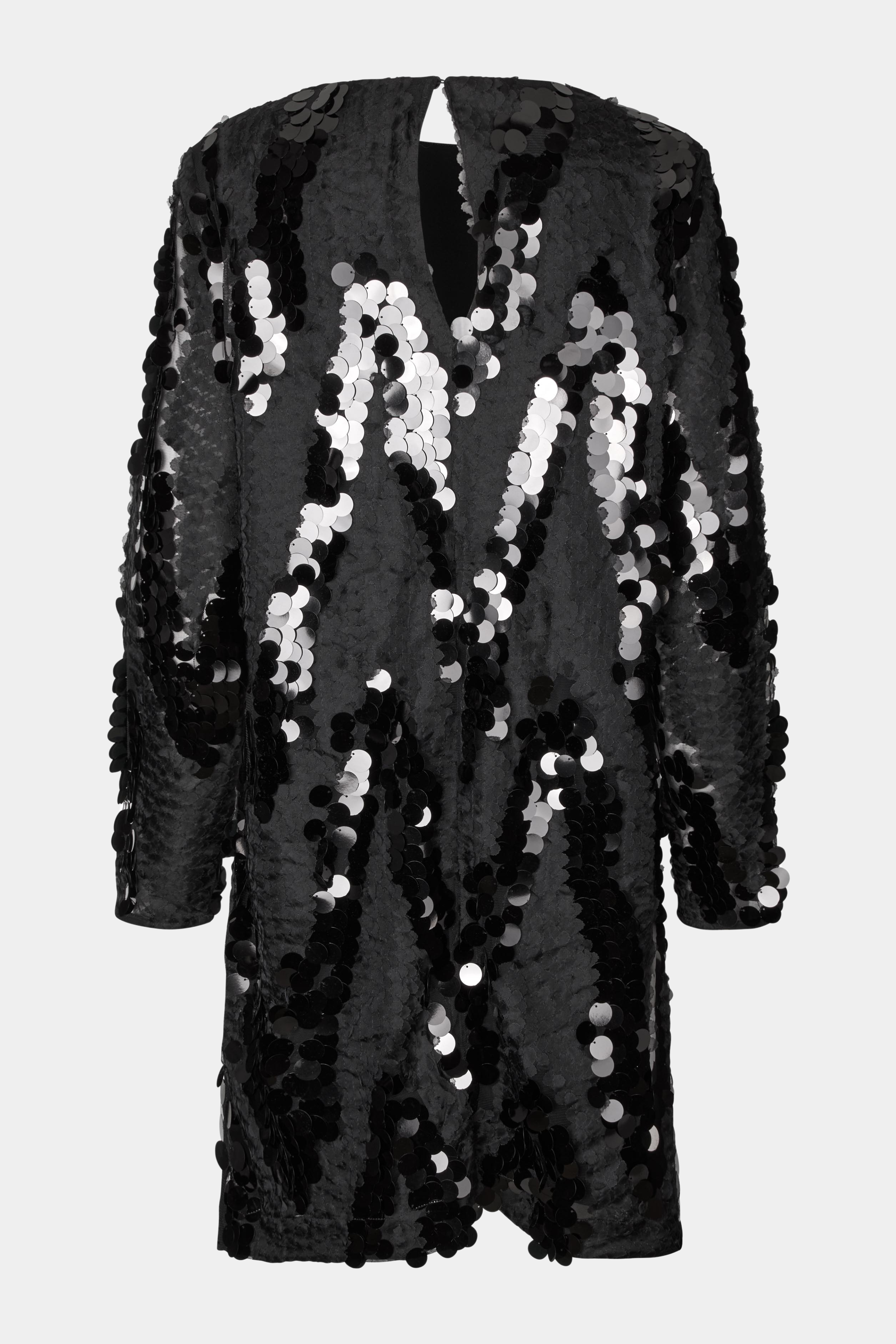 Fin, smuk, elegant, klassisk, staple, feminin, pæn, rå, cool, sej, unik, musthave, hverdag, fest, kvinde, dame, woman, kjole, dress, pailletter, glimmer, glitter, mat, blank, langærmet, løs, loose, festkjole, nytår, jul, christmas