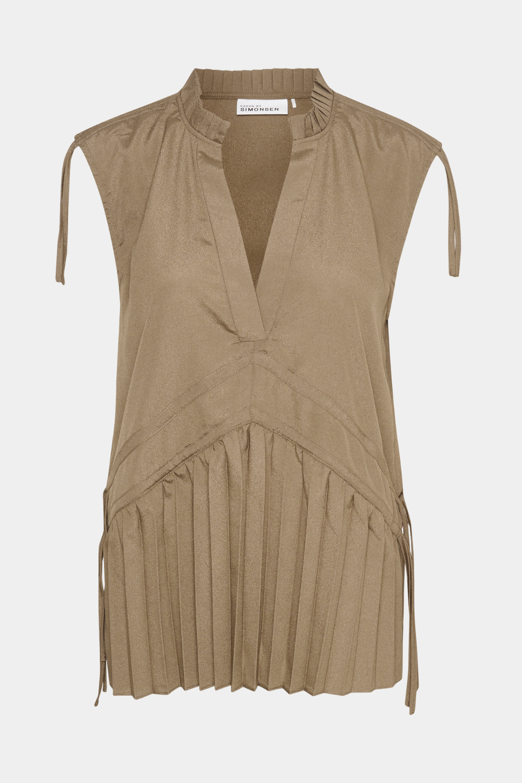 top, bluse, skjorte, plisseret, plissering, bindebånd, bånd, snore, brun, beige, nude, ærmeløs, fin, smuk, elegant, klassisk, feminin, pæn, rå, cool, sej, unik, musthave, hverdag, fest