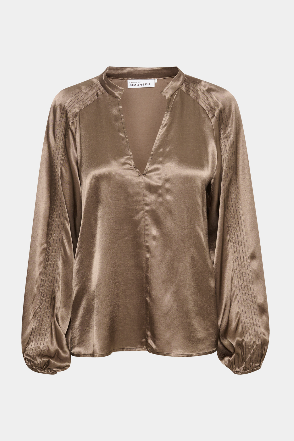 skjorte, bluse, blouse, shirt, shiny, satin, silke, silk, viskose, brun, nude, beige, walnut, valnød, fin ,smuk, elegant, klassisk, feminin, pæn, rå, cool, sej, unik, musthave, hverdag, fest