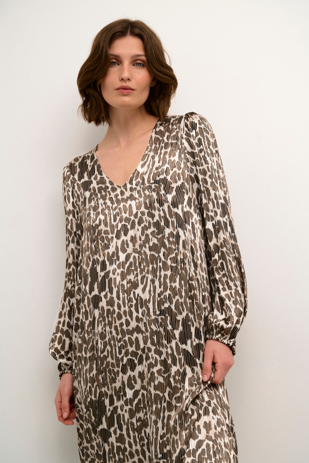 Kjole, dress, print, animal, dyr, dyreprint, leopard, giraf, viskose, let, luftig, festlig, fin, smuk, elegant, klassisk, feminin, pæn, rå, cool, sej, unik, musthave, hverdag, fest