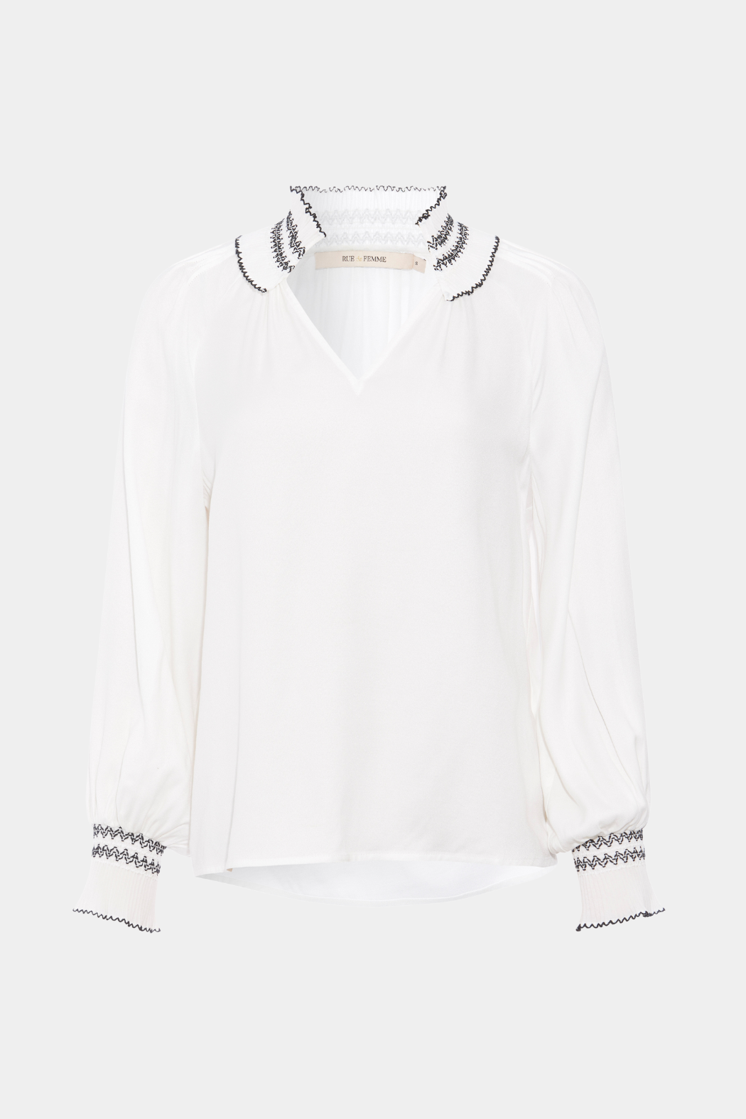 skjorte, bluse, blouse, hvid, syninger, sort, fin, smuk, elegant, klassisk, feminin, pæn, rå, cool, sej, unik, musthave, hverdag, fest