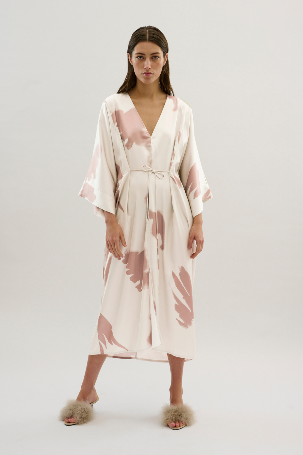 kjole, dress, lang, long, print, creme, råhvid, beige, blank, shiny, silke, bindebånd, fin, smuk, elegant, klassisk, feminin, pæn, rå, cool, sej, unik, musthave, hverdag, fest