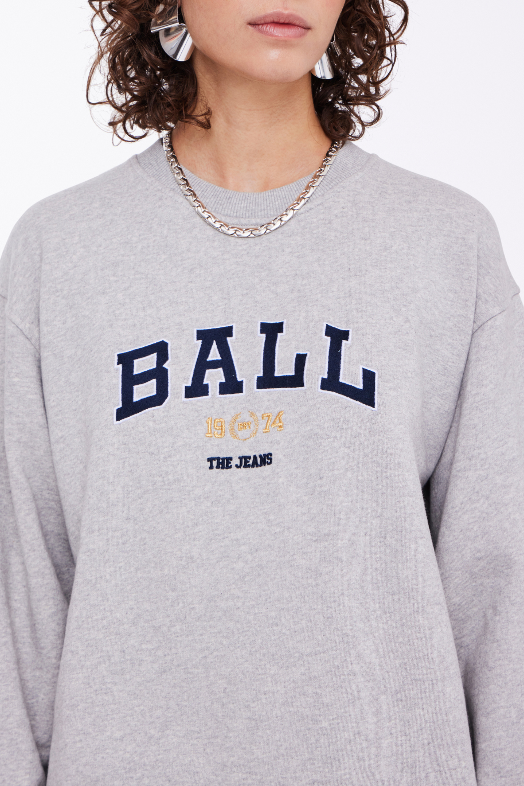sweat, sweatshirt, bluse, trøje, jogging, ball, tryk, print, brodering, grå, grey, meleret, melange, fin, smuk, elegant, klassisk, feminin, pæn, rå, cool, sej, unik, musthave, hverdag, fest