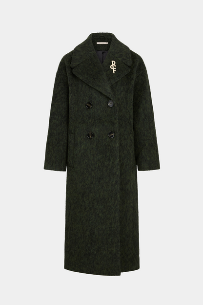 Jakke, frakke, coat, lang, grøn, army, mørk, uld, wool, uldjakke, broche, logo, varm, oversize, stor, dobbeltradet, ulden, lodden, langhåret, fin, smuk, elegant, klassisk, feminin, pæn, rå, cool, sej, unik, musthave, hverdag, fest,