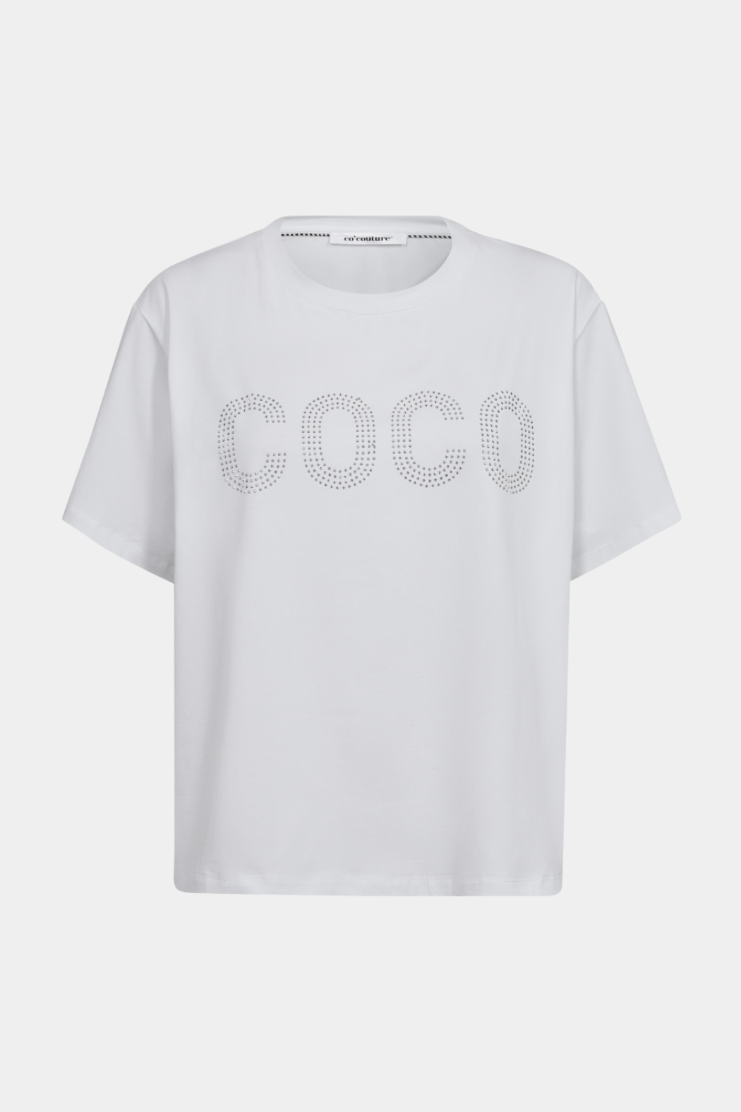 tee, tshirt, bluse, overdel, hvid, rund hals, oversize, tryk, coco, sten, glimmer, glitter, sølv, fin, smuk, elegant, klassisk, feminin, pæn, rå, cool, sej, unik, musthave, hverdag, fest