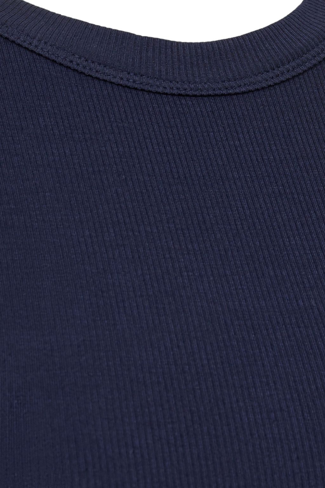 top, tanktop, overdel, stribet, striber, rib, rundhals, grå, hvid, gråstribet, ærmeløs, blød, let, viskose, fin, smuk, elegant, klassisk, feminin, pæn, rå, cool, sej, unik, musthave, hverdag, fest