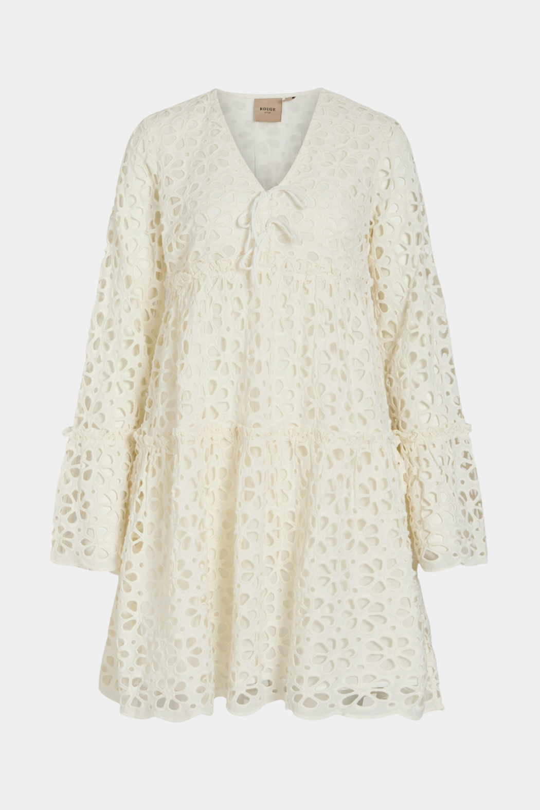 kjole, dress. midi, kort, blonde, blonder, broderi, broderianglaise, bindebånd, bånd, snører, sløjfe, sløjfer, hulmønster, huller, vudskæring, fin, smuk, elegant, klassisk, feminin, pæn, rå, cool, sej, unik, musthave, hverdag, fest